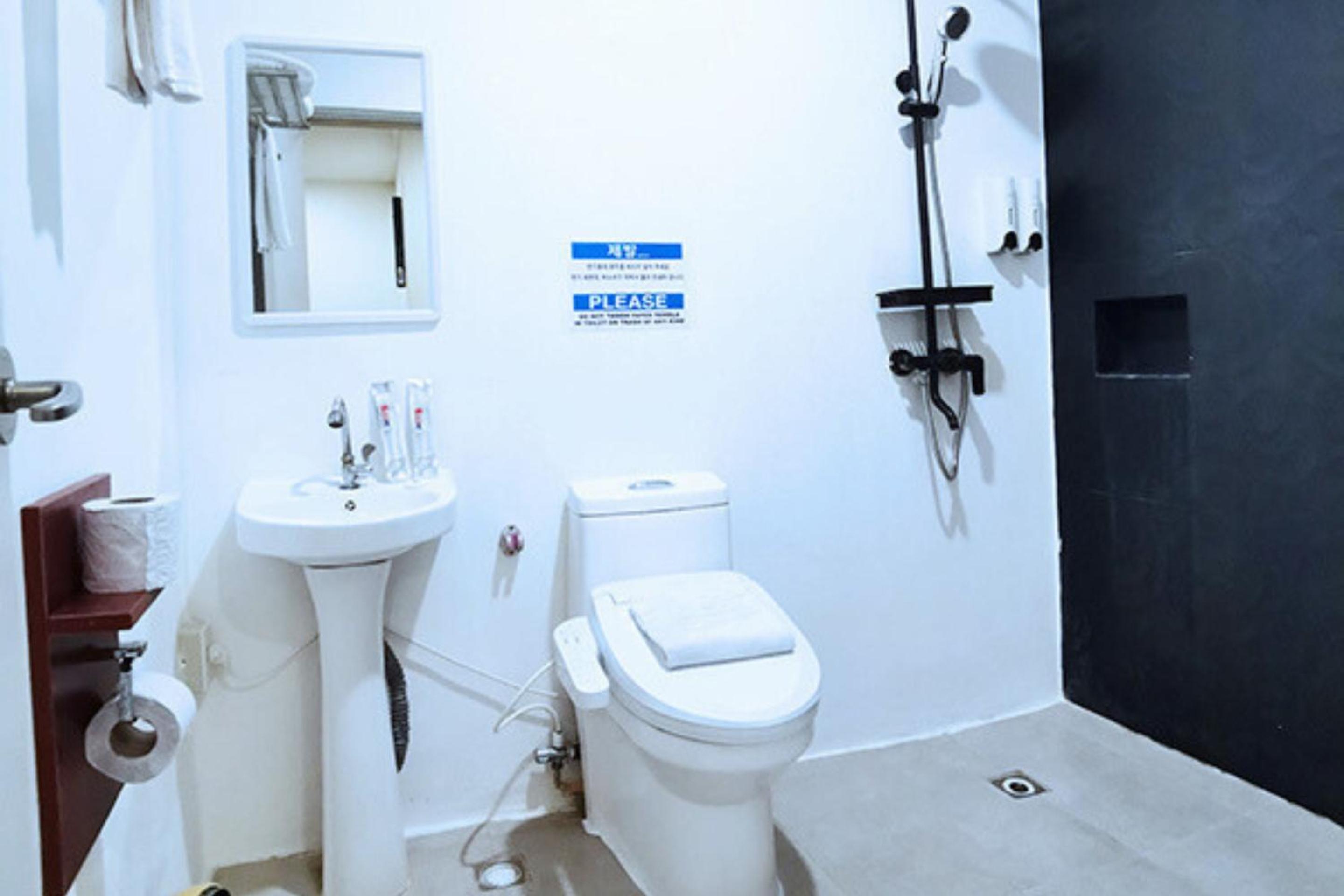 Two-Bedroom Suite photo 2