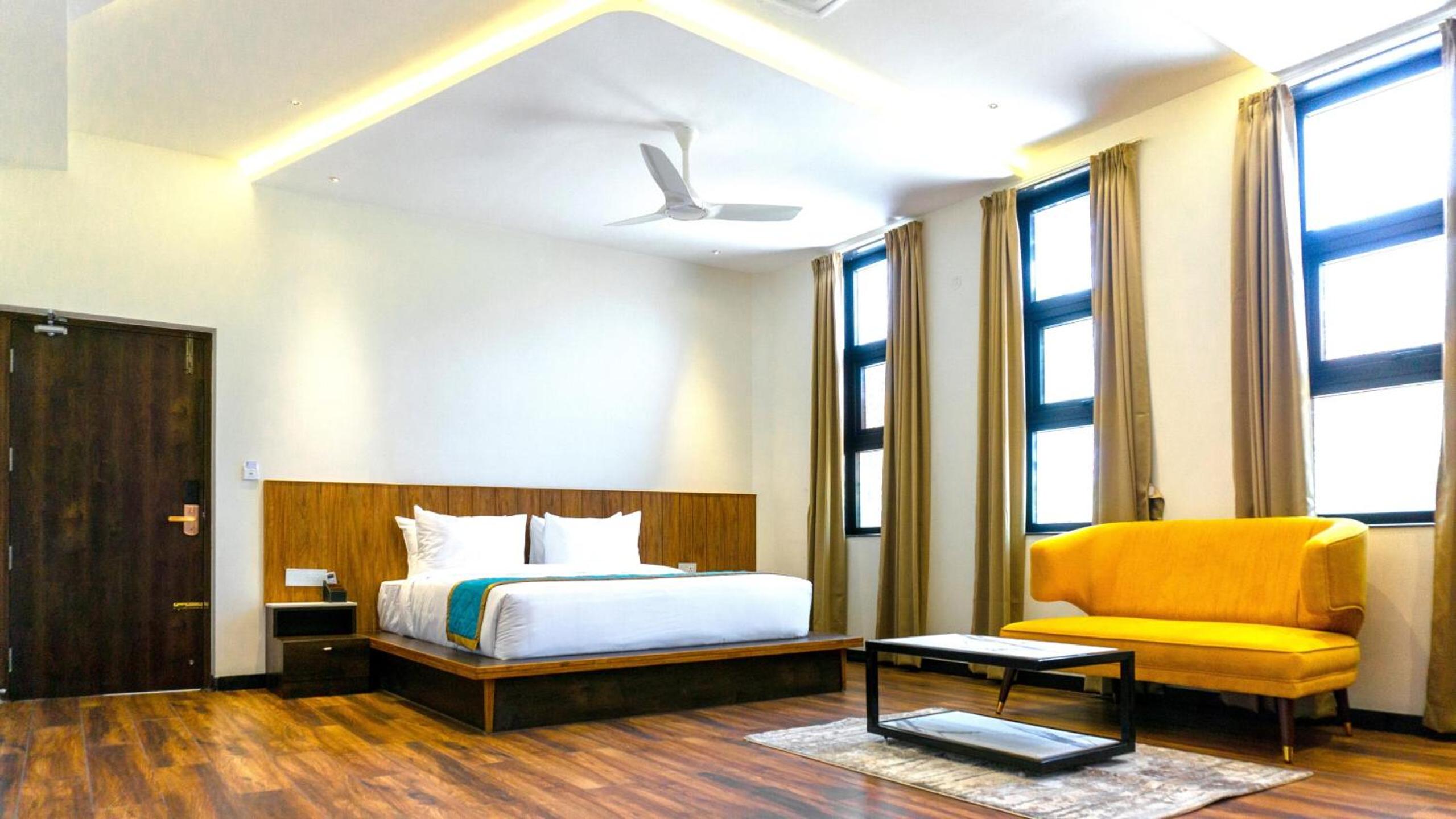 Suite with Balcony photo 3