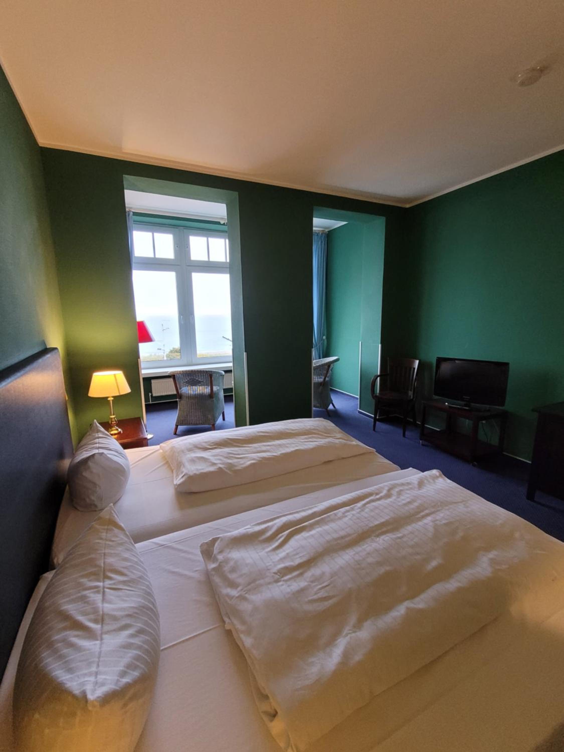 Double Room with Sea View or Partial Sea View thumbnail 6
