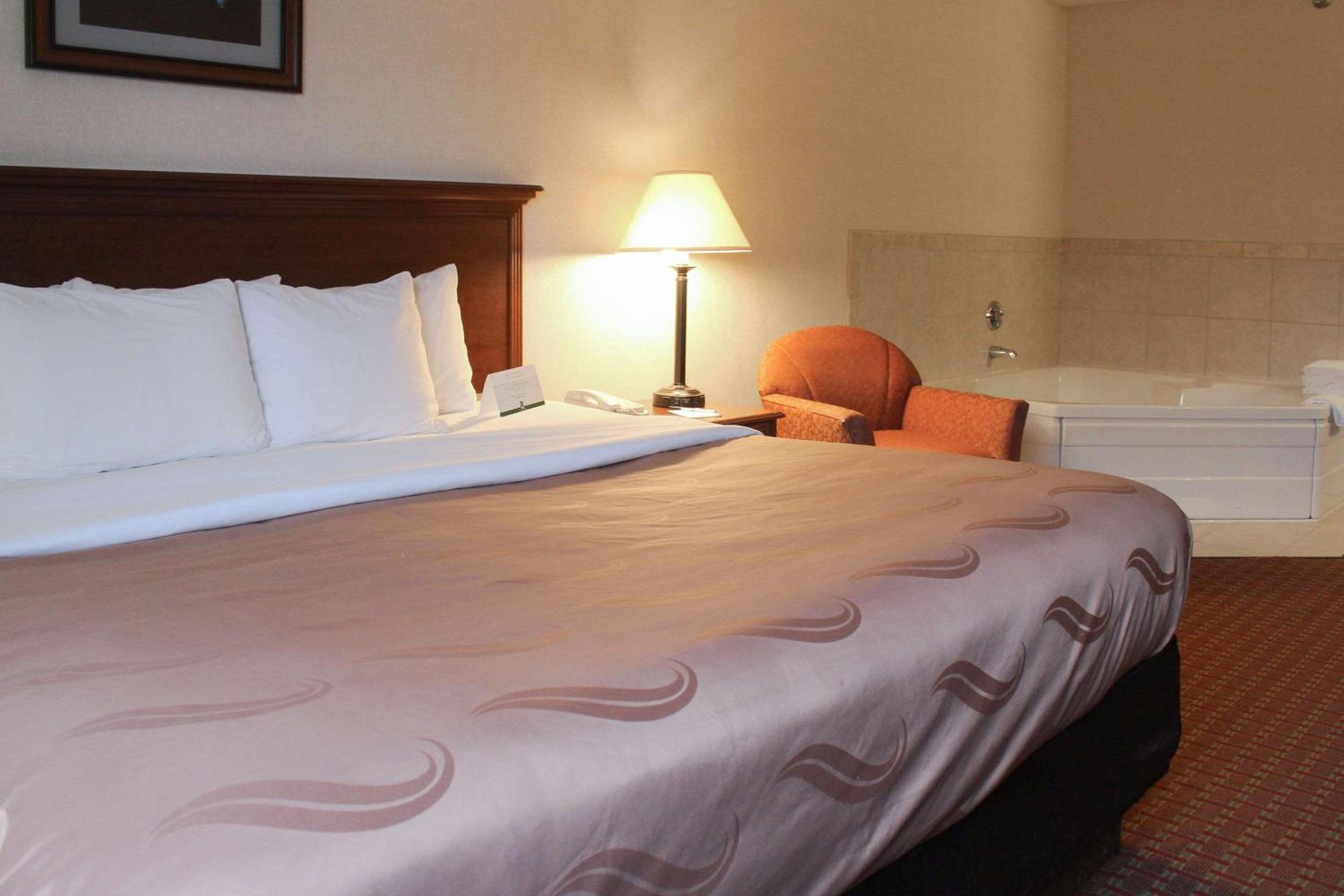 King Room - Non-Smoking - Photo 13