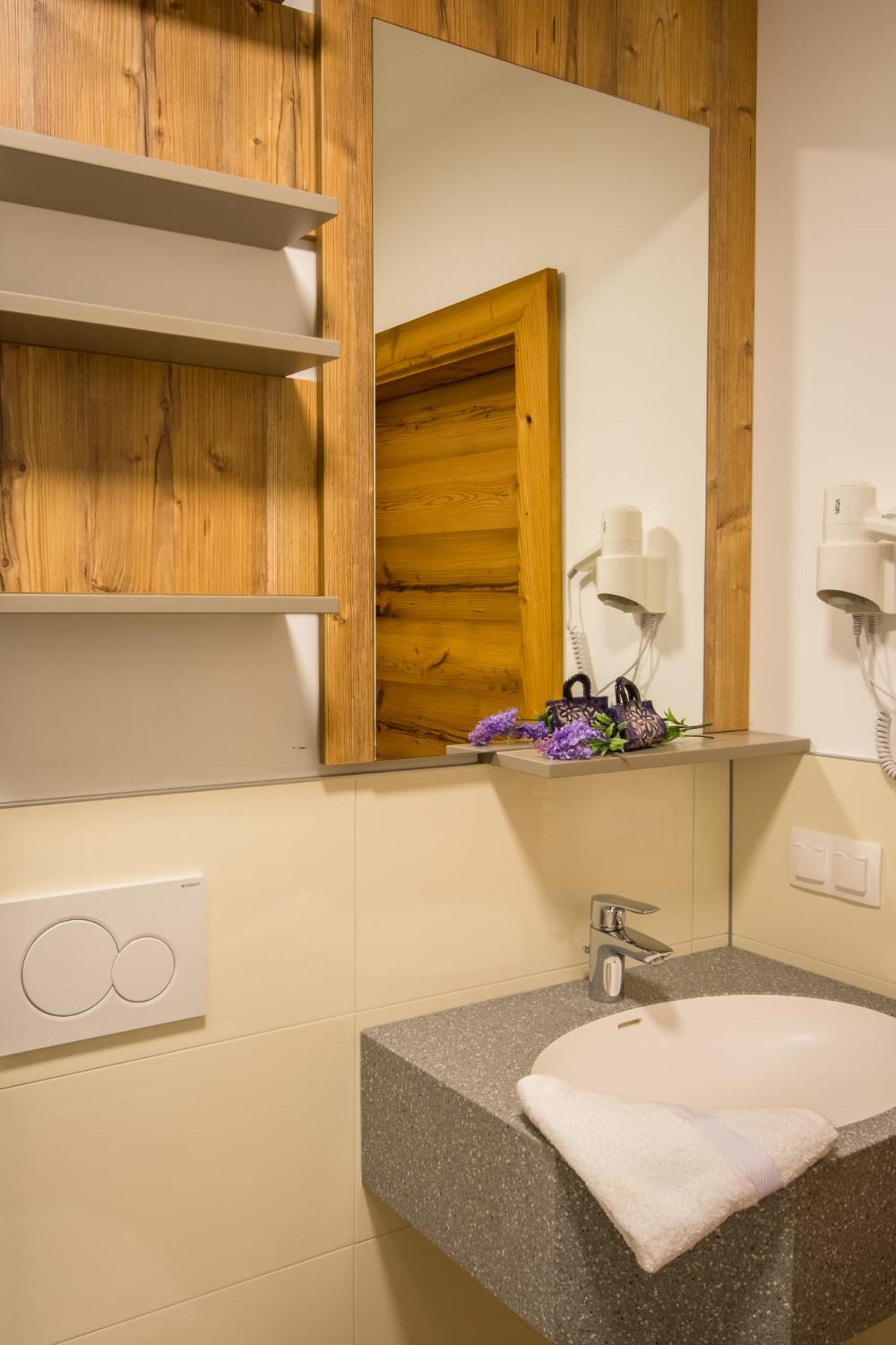 Double Room with Balcony photo 3