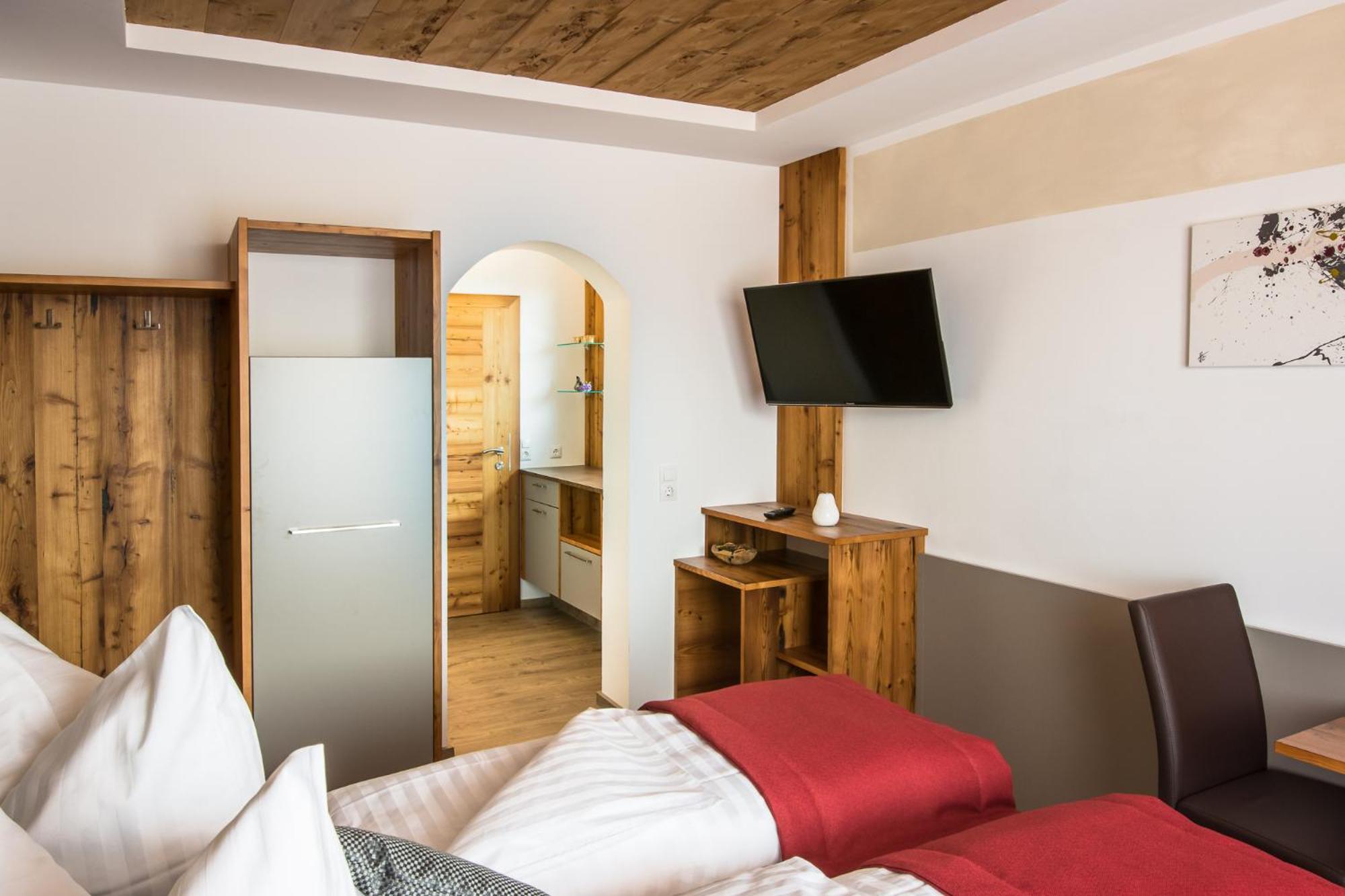 Double Room with Balcony photo 2