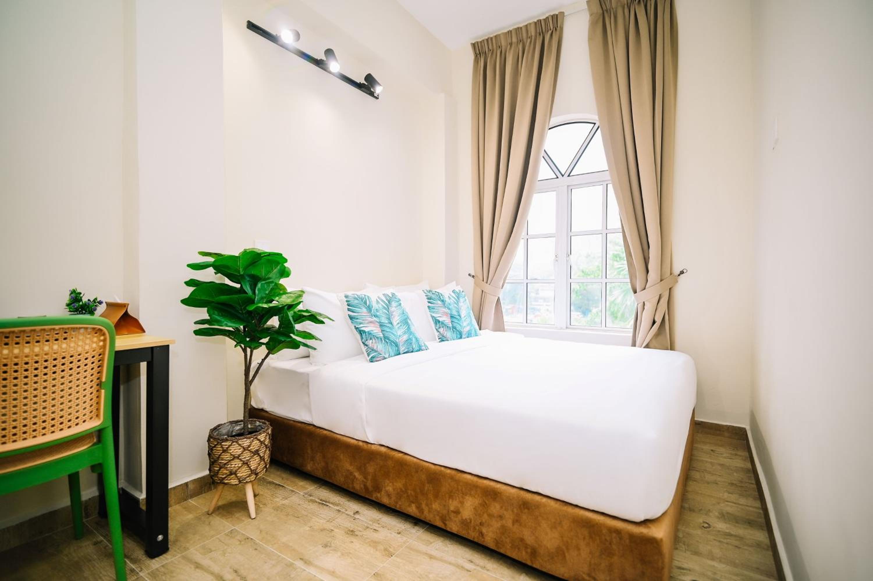 Deluxe Queen Room