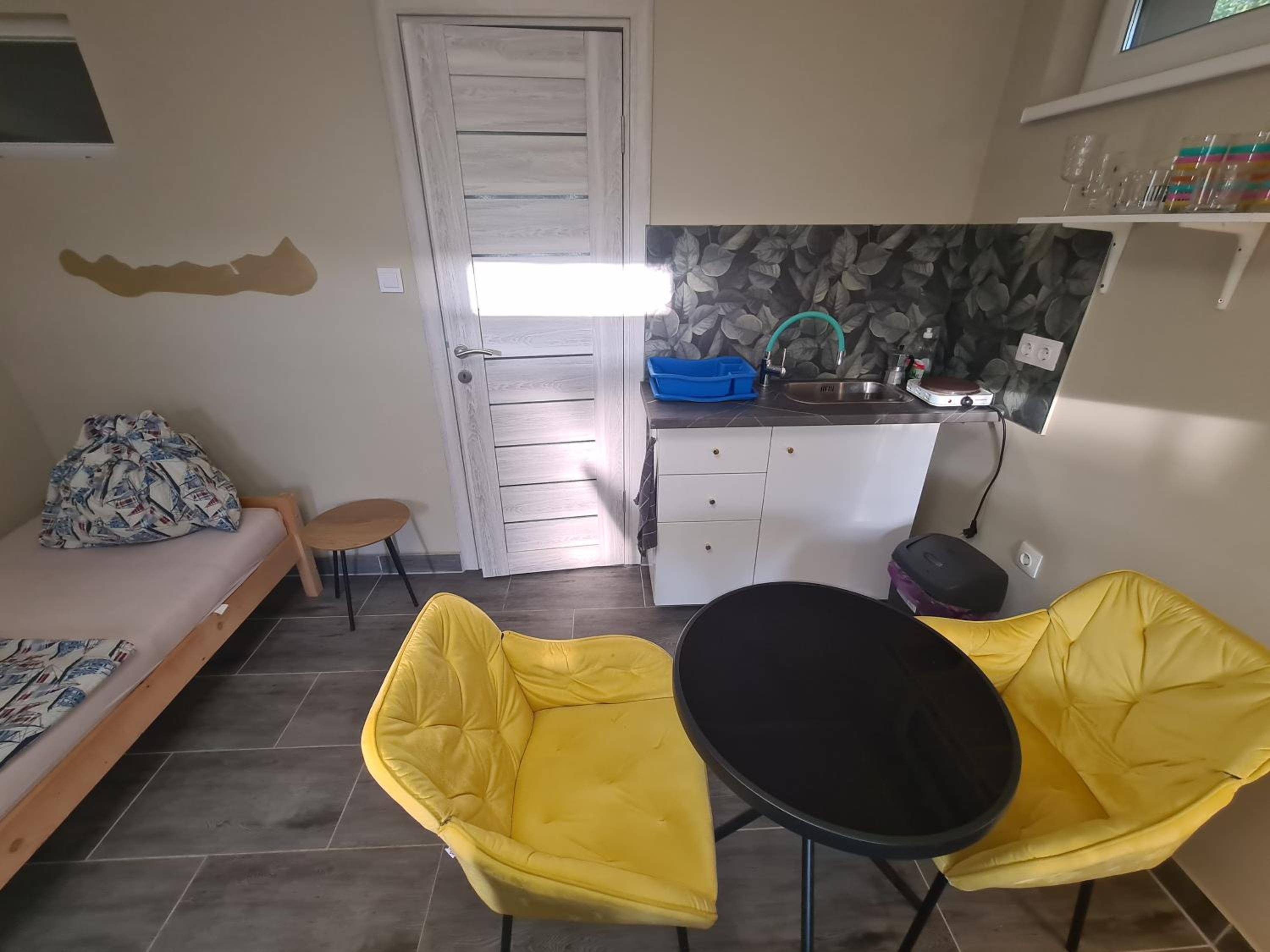 Apartment with Terrace - Photo 16