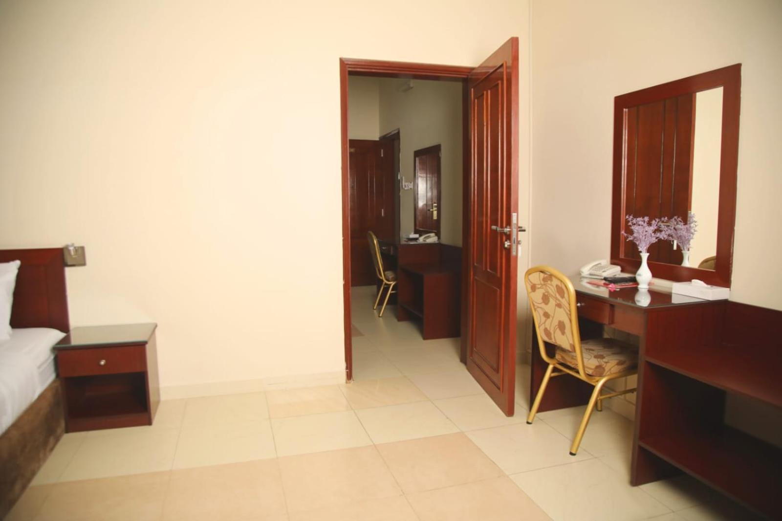 Double Room - Photo 5