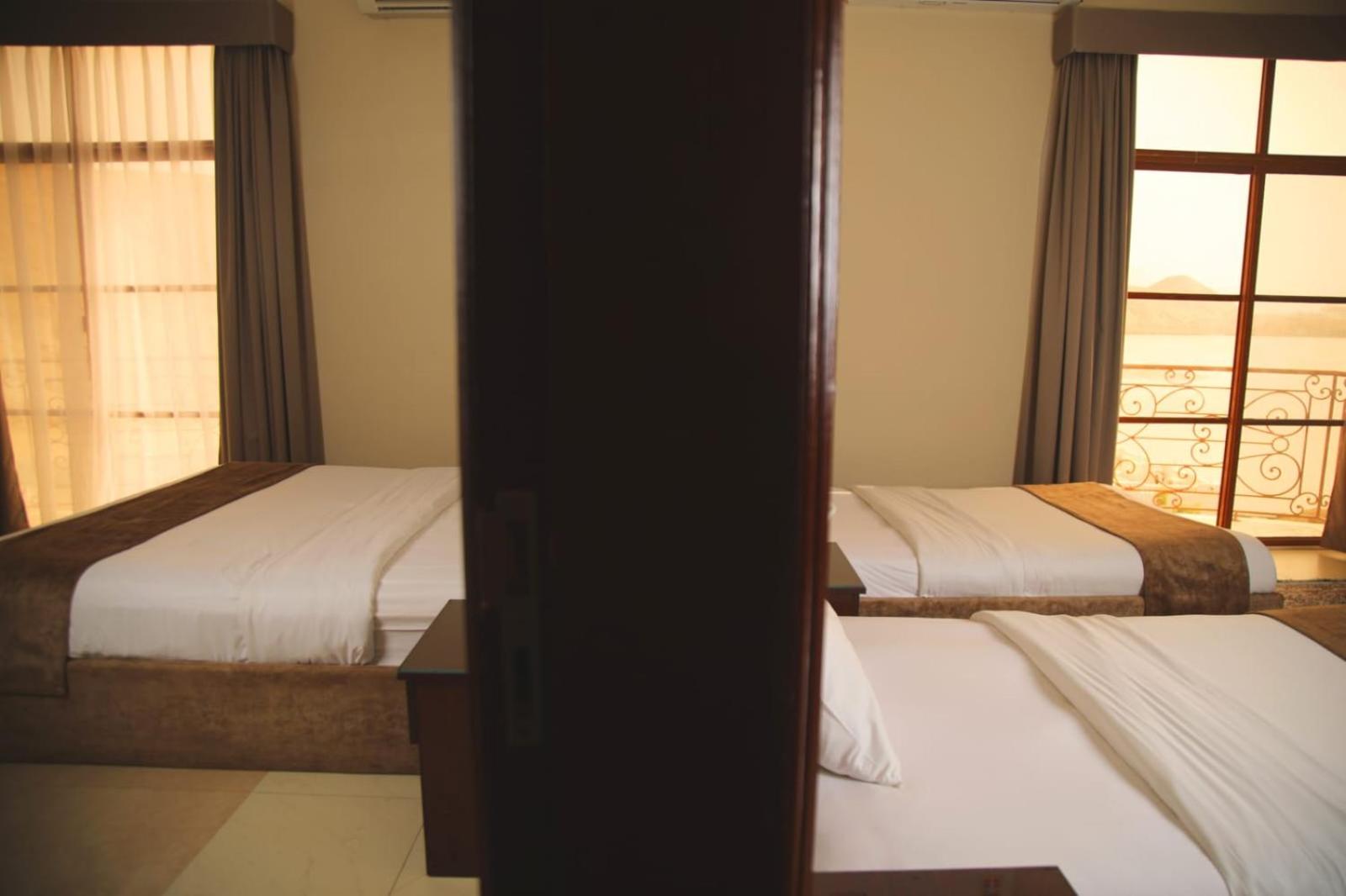 Double Room - Photo 7