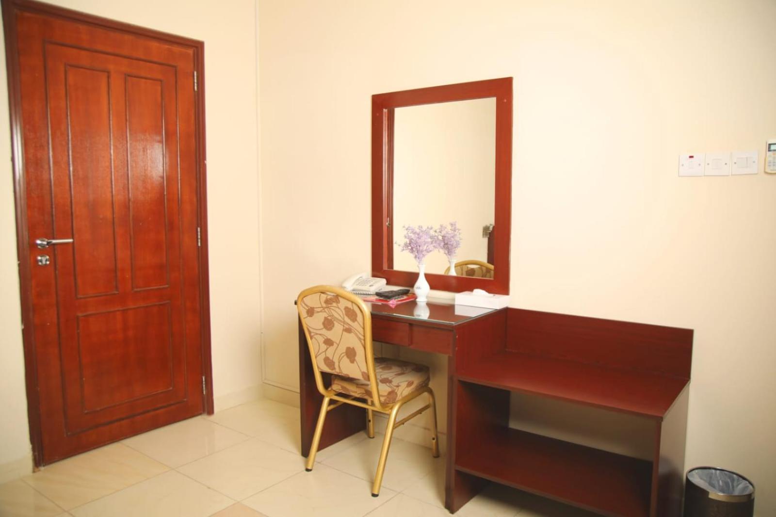 Double Room - Photo 8