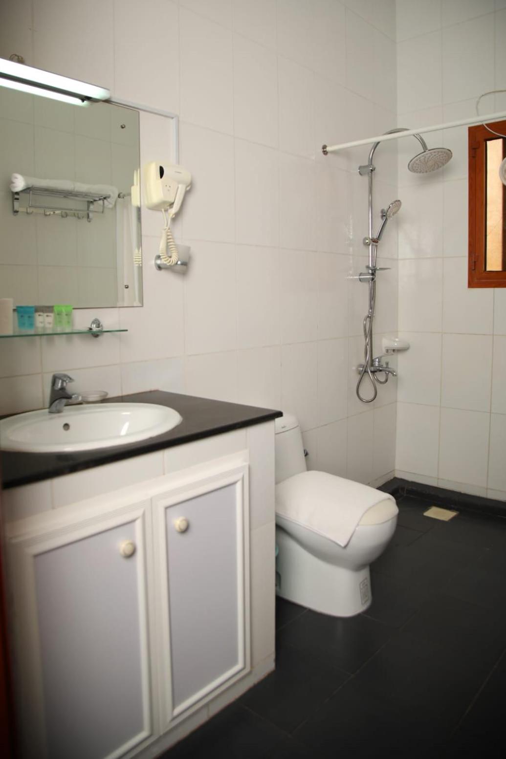 Double Room - Photo 12