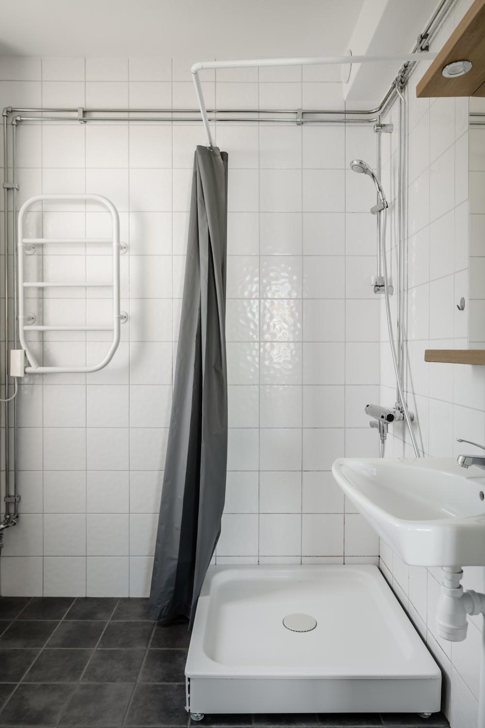 Double Room with Private Bathroom - Photo 6