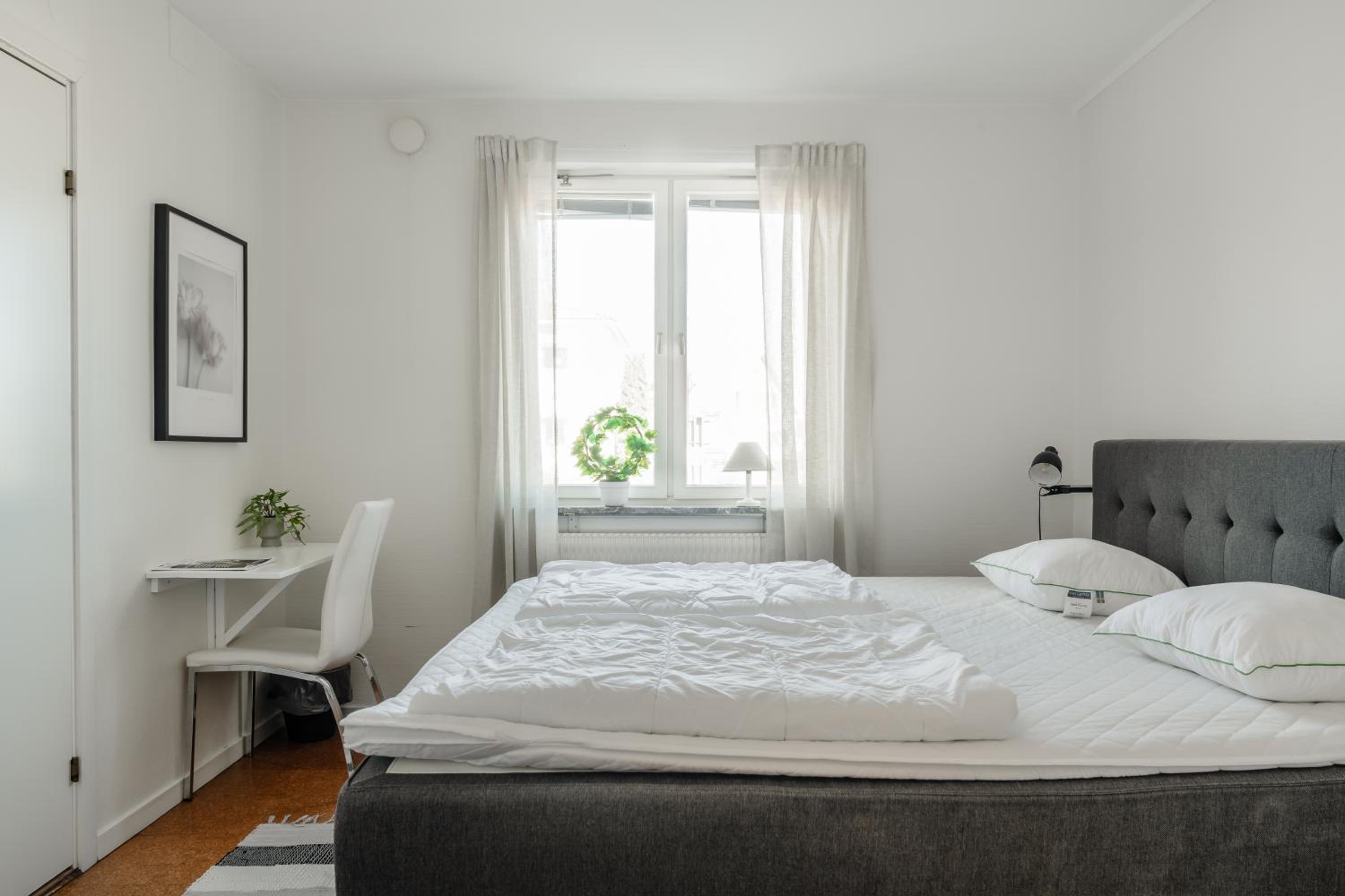 Double Room with Private Bathroom - Photo 7