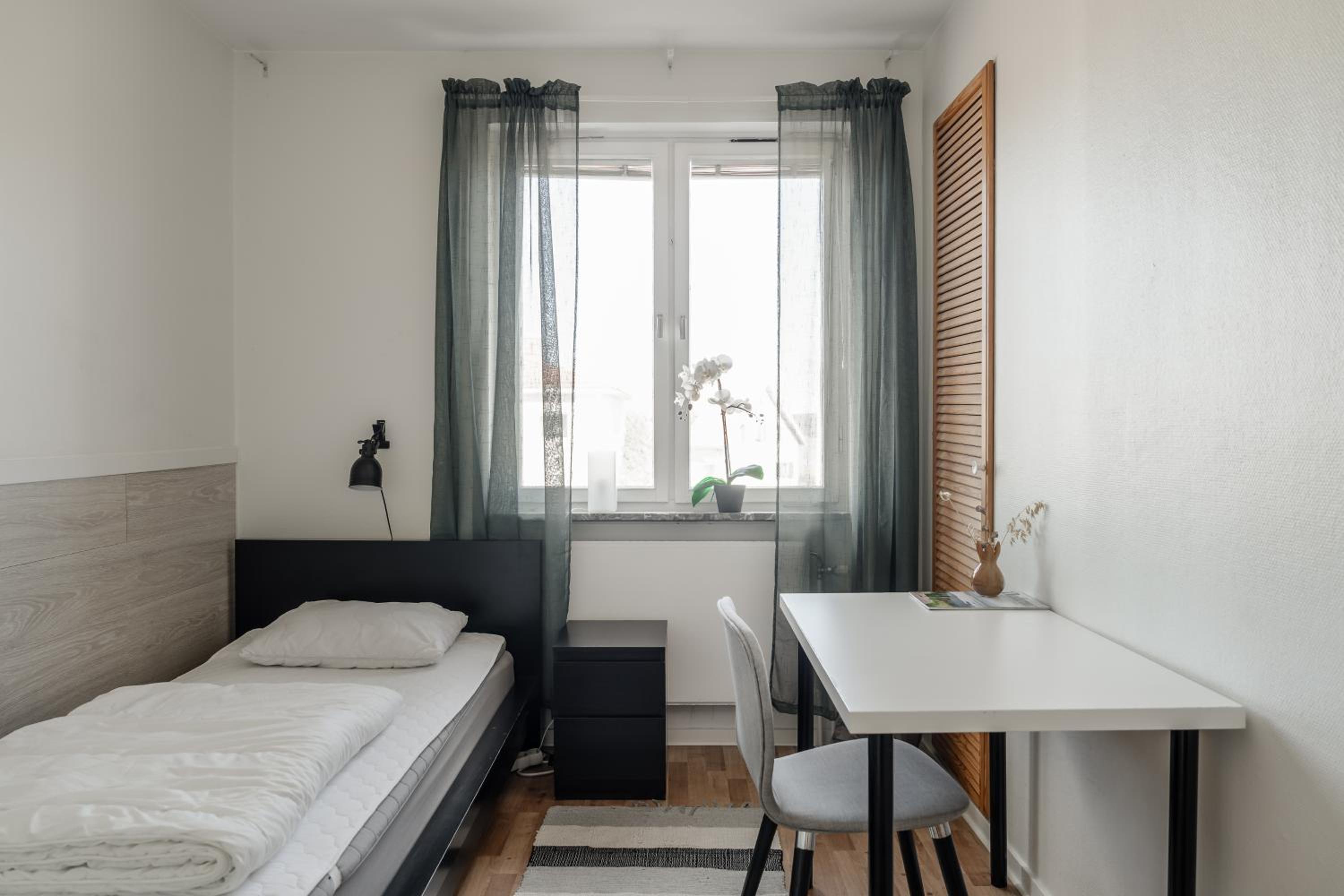 Single Room with Bathroom photo 1