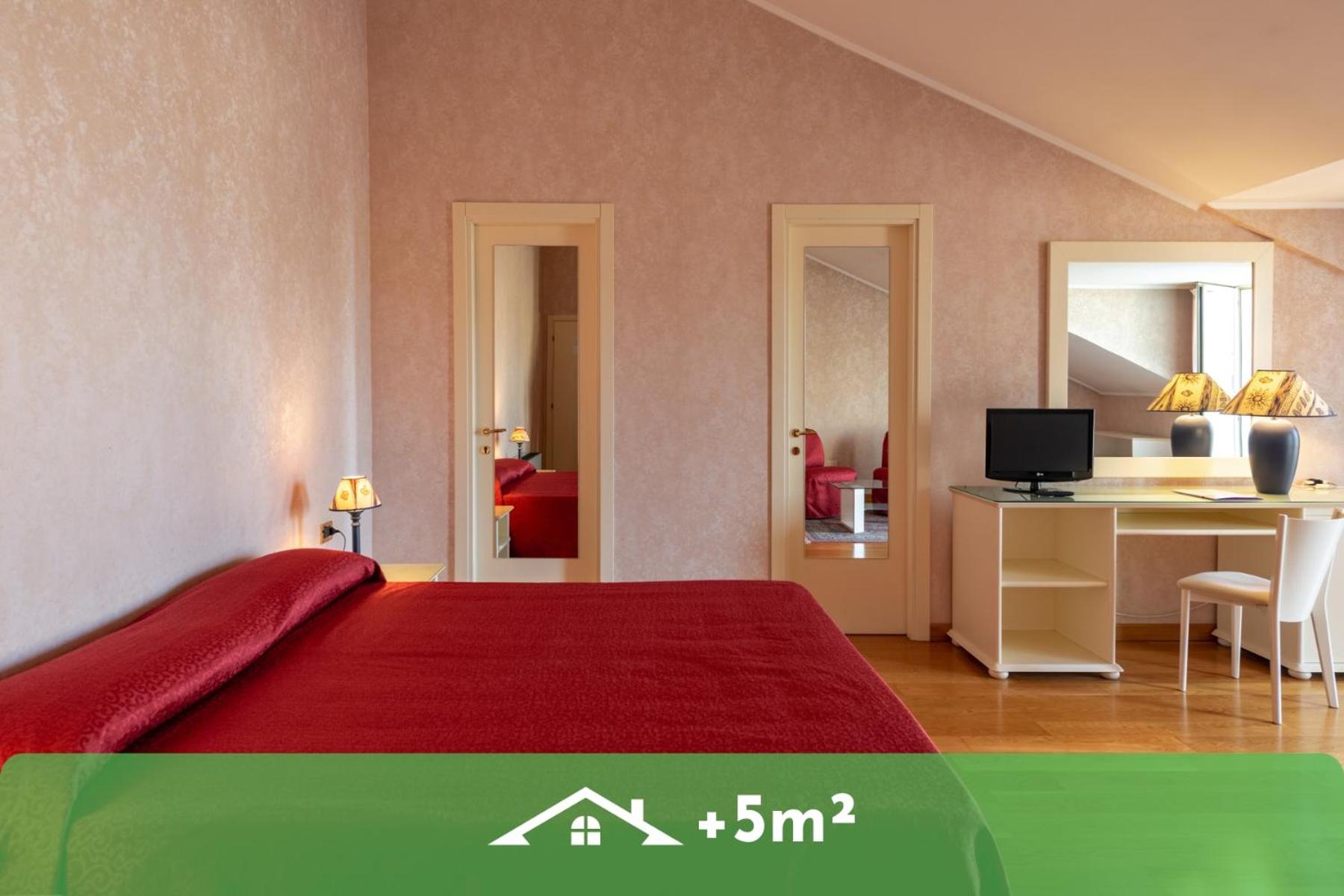 Double or Twin Room - Photo 5