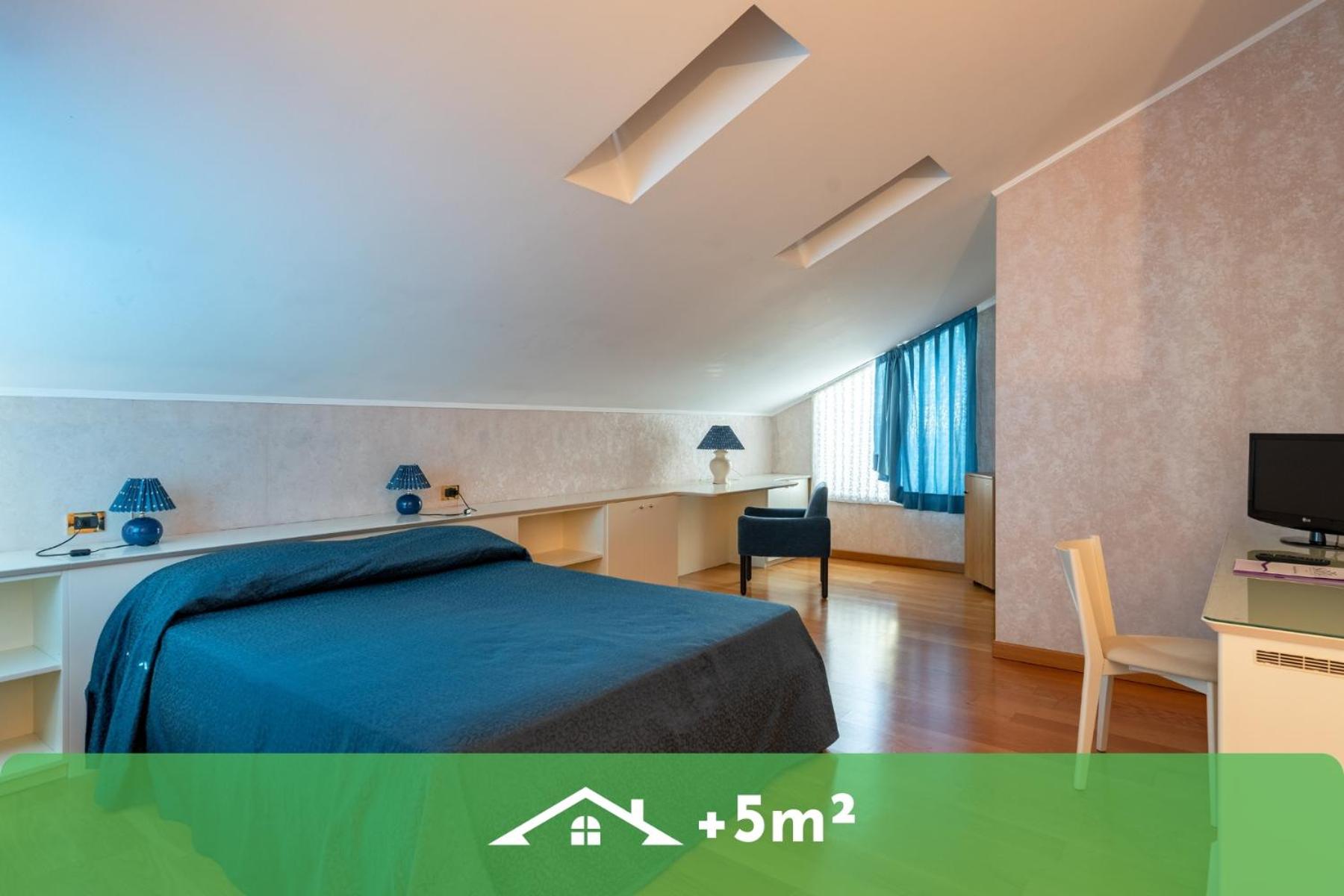 Double or Twin Room - Photo 13