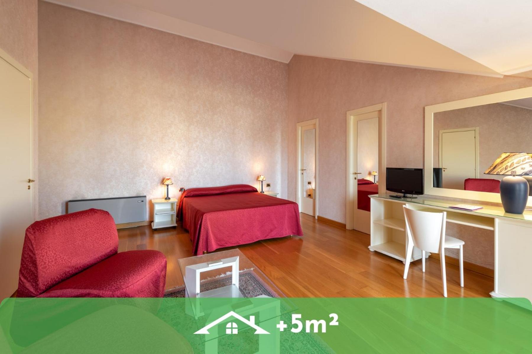 Double or Twin Room - Photo 6