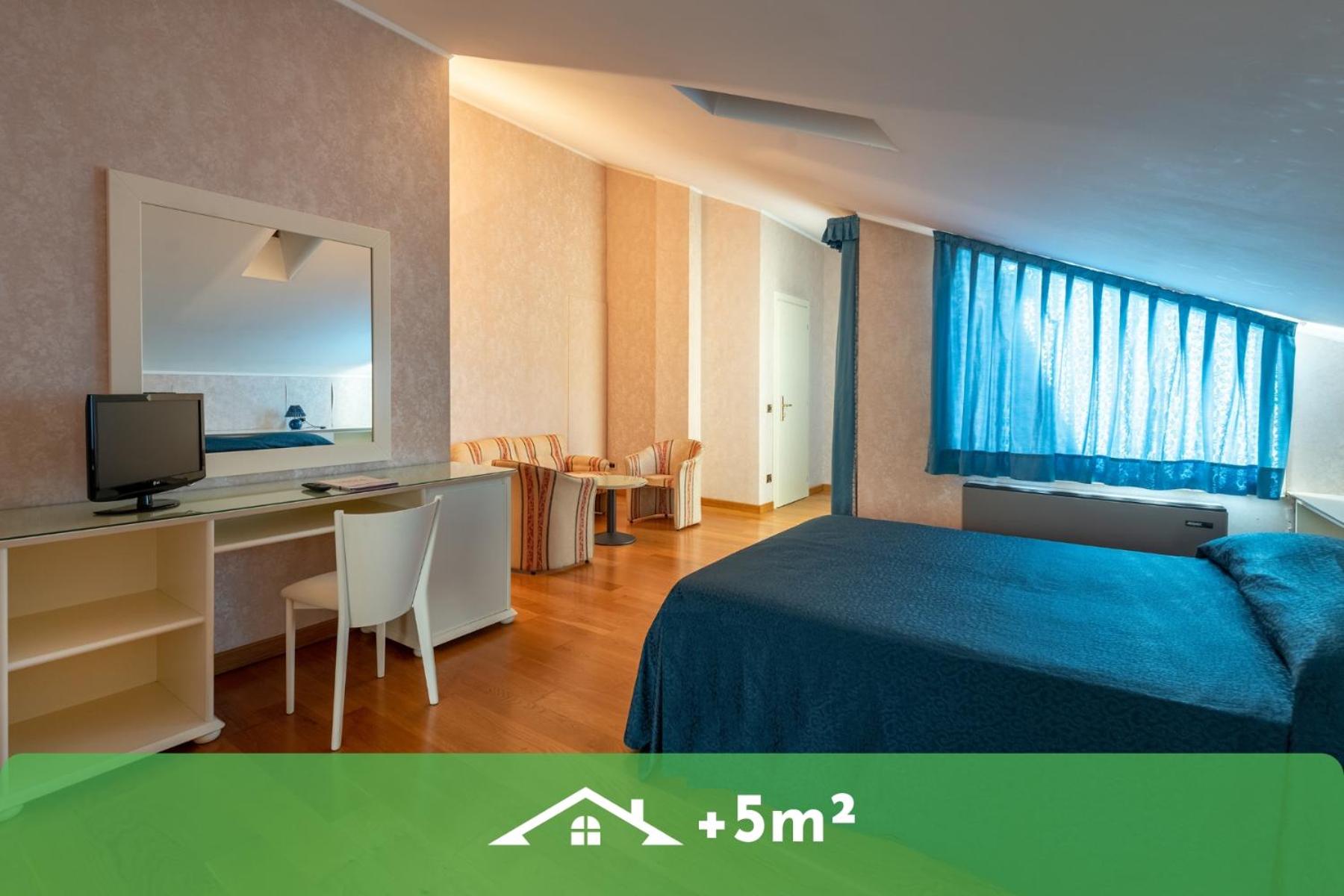 Double or Twin Room - Photo 14
