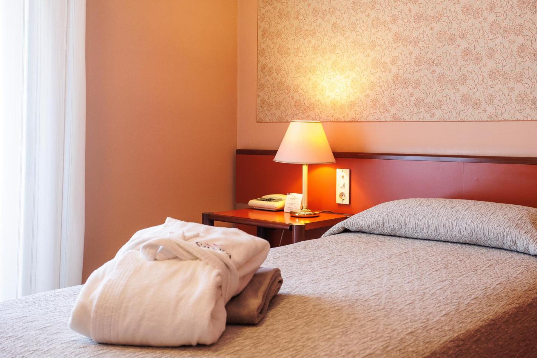 Single Room - Photo 5