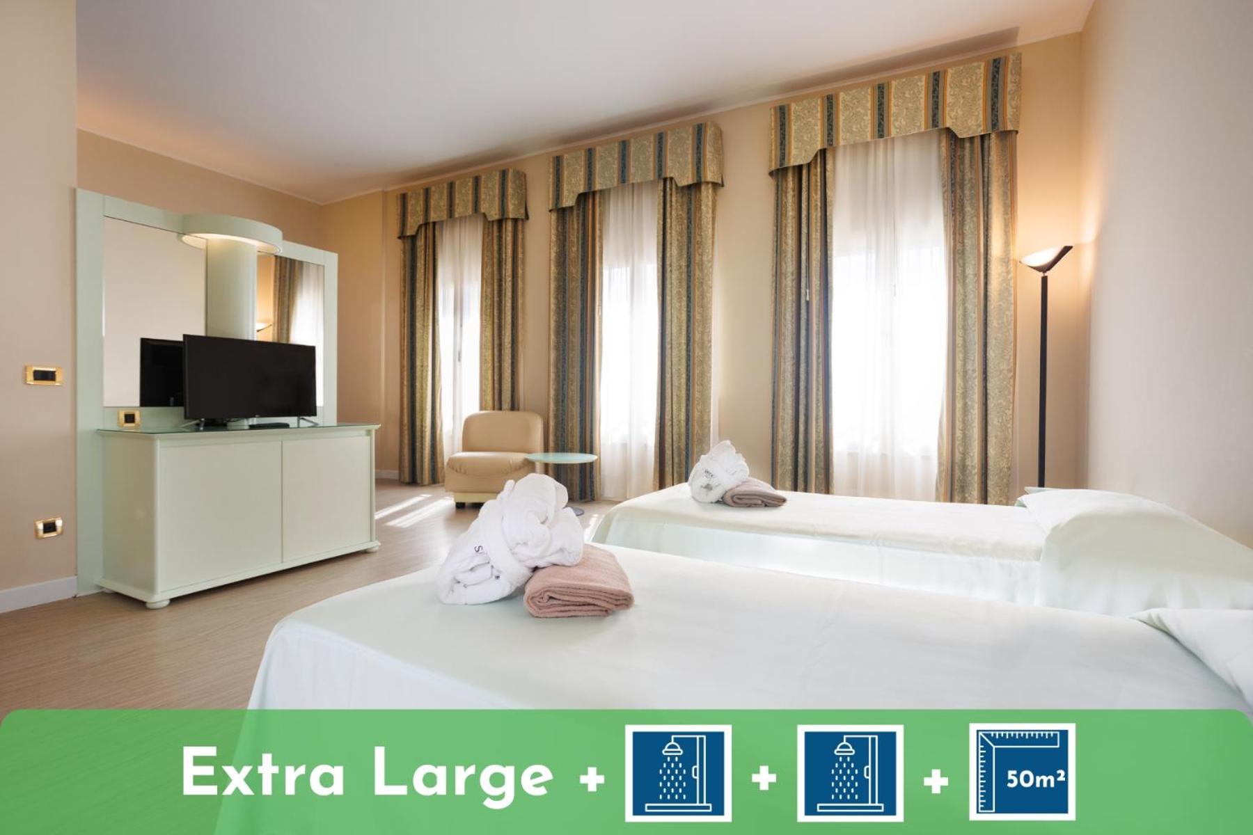 Quadruple Room - Photo 11