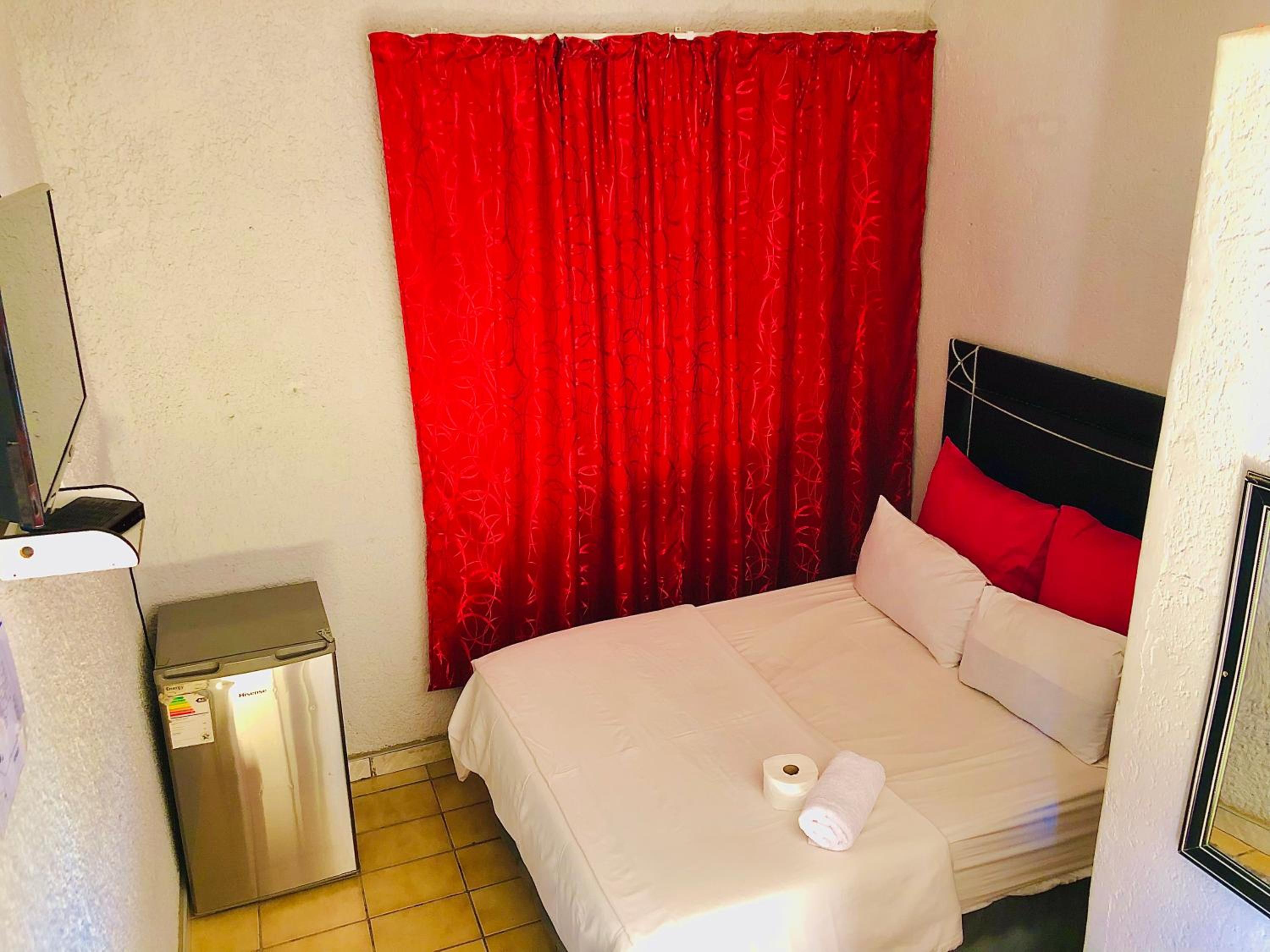 Single Room photo 2