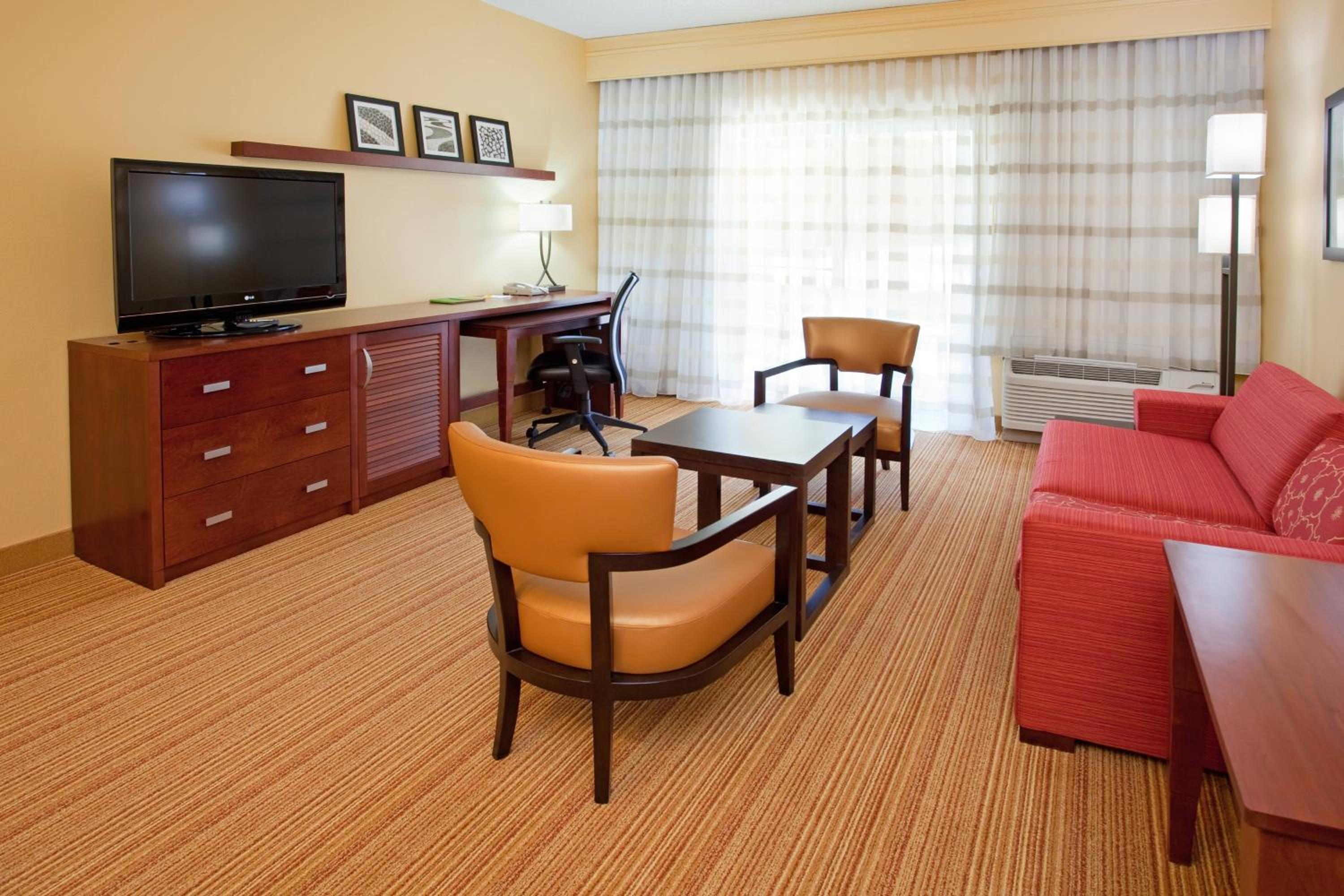 King Room with Sofa Bed photo 3