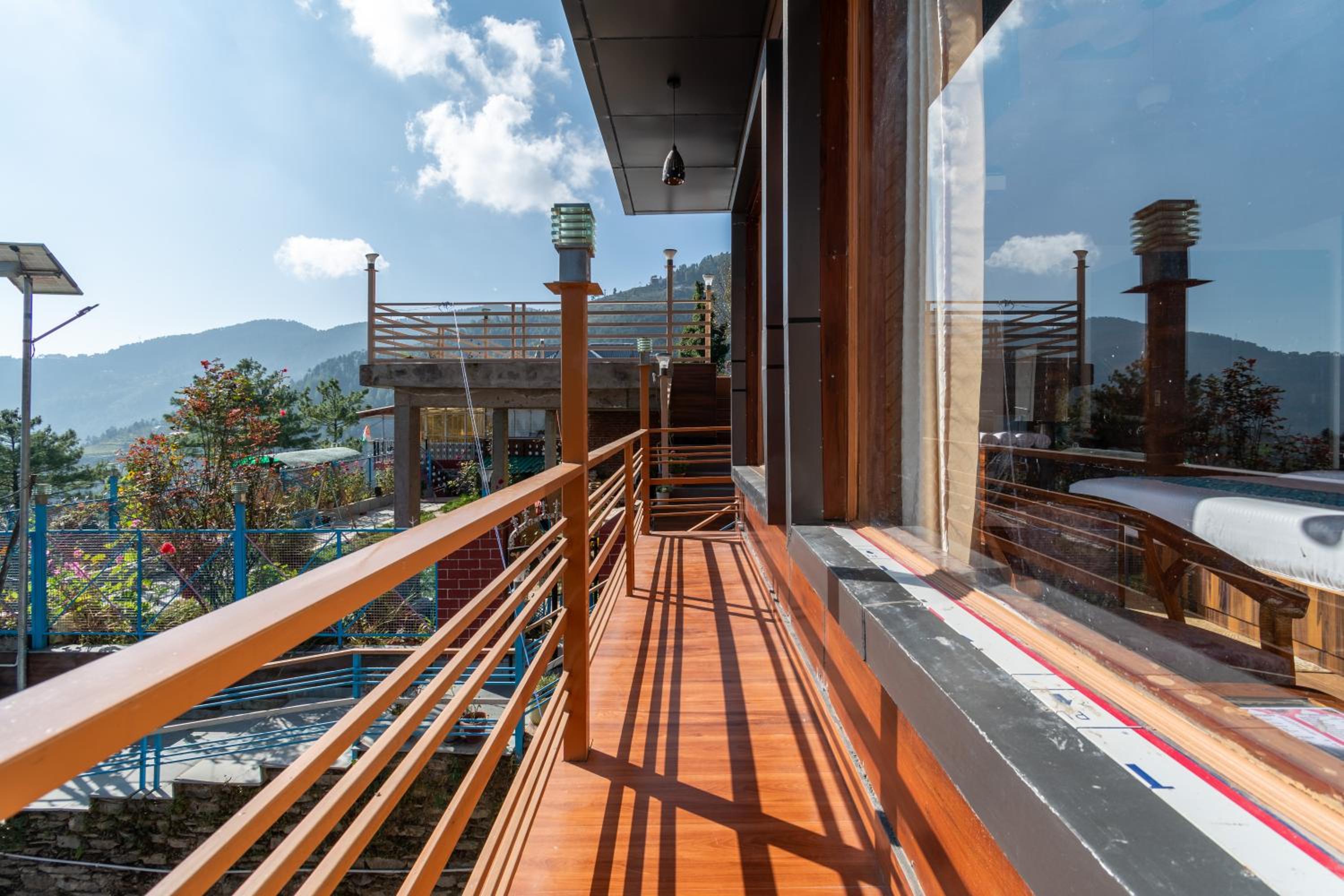 Family Room with Balcony photo 3