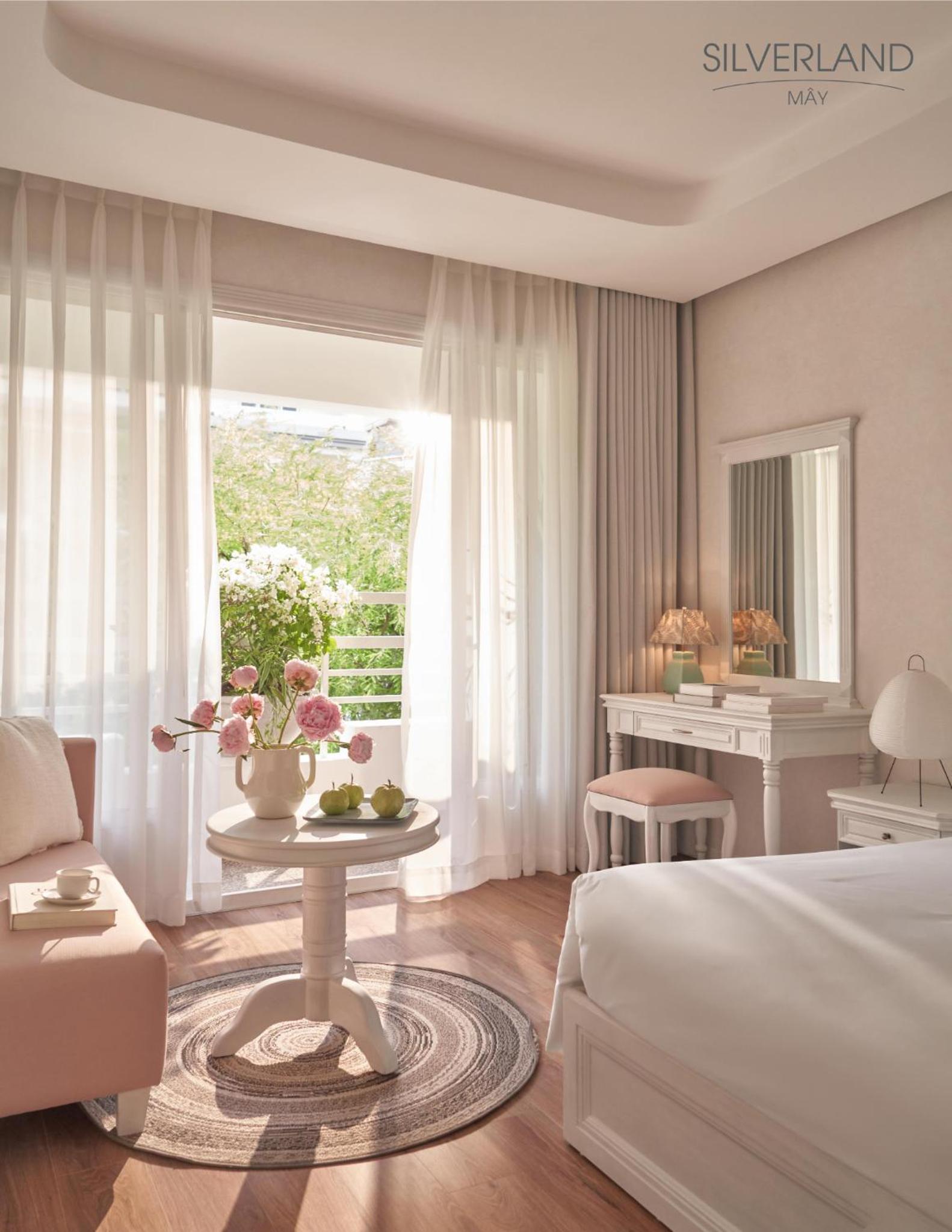 Bougainvillea Signature Double (Afternoon tea) photo 2