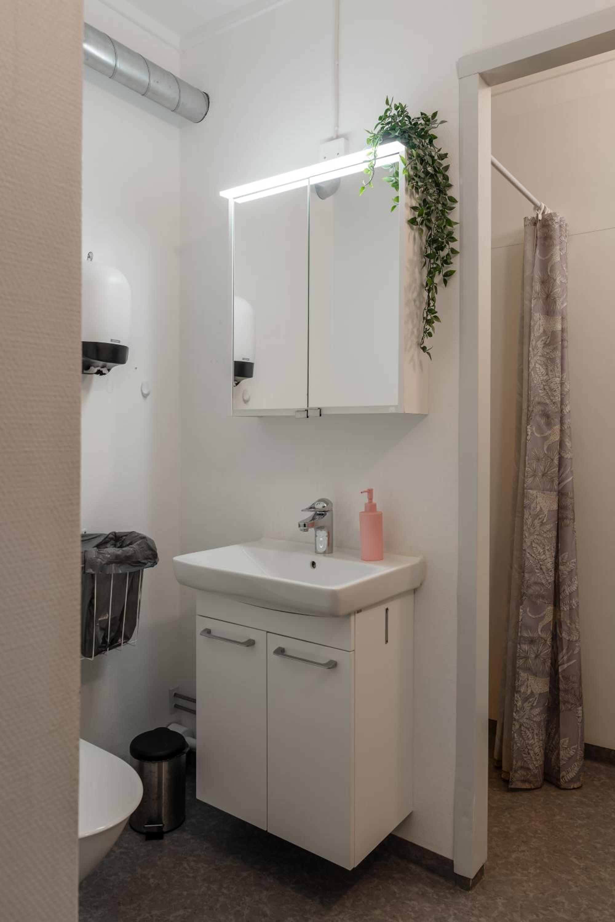 Twin Room with Shared Bathroom photo 3