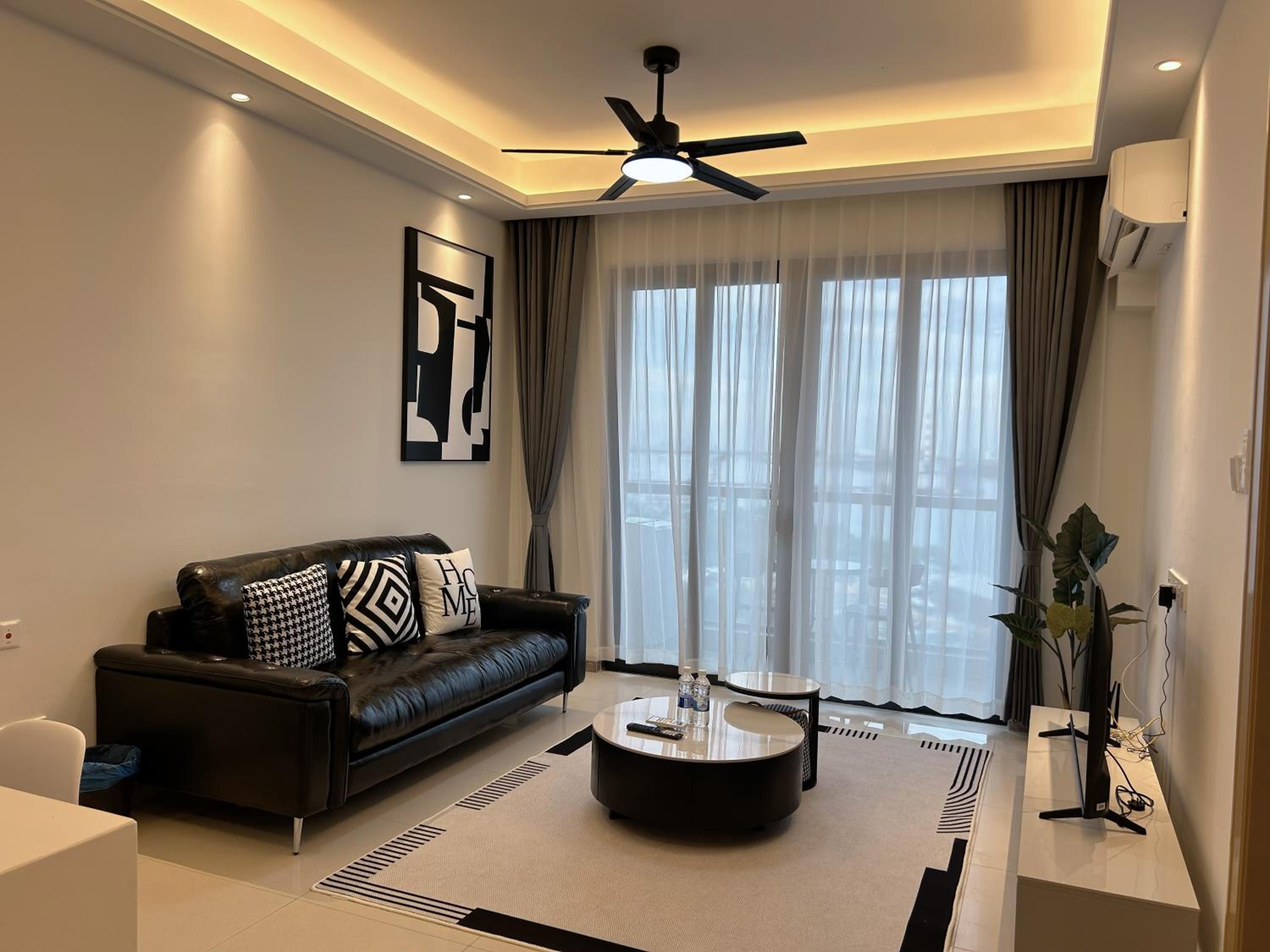 One-Bedroom Apartment with Balcony