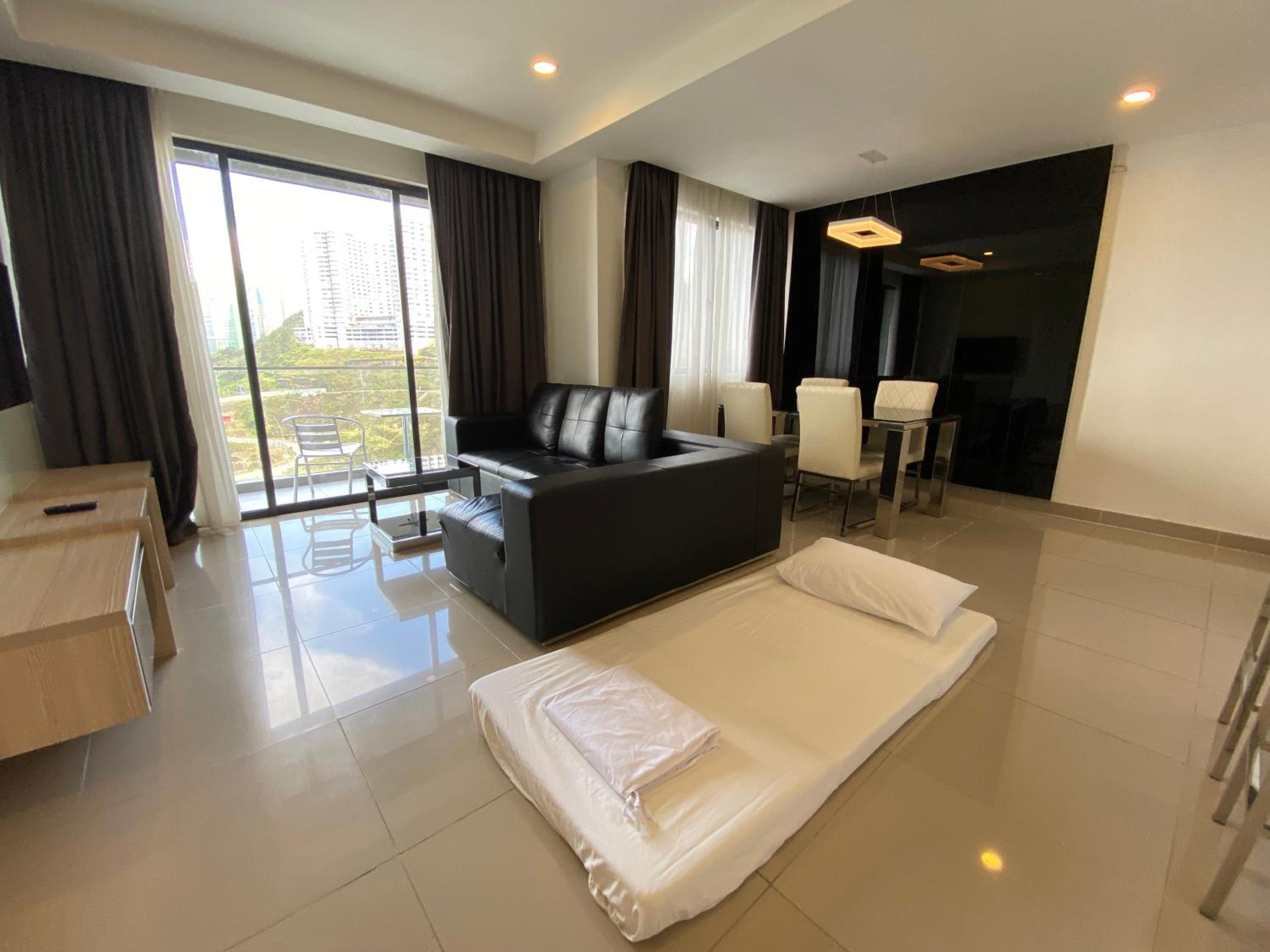 Apartment With Balcony photo 2
