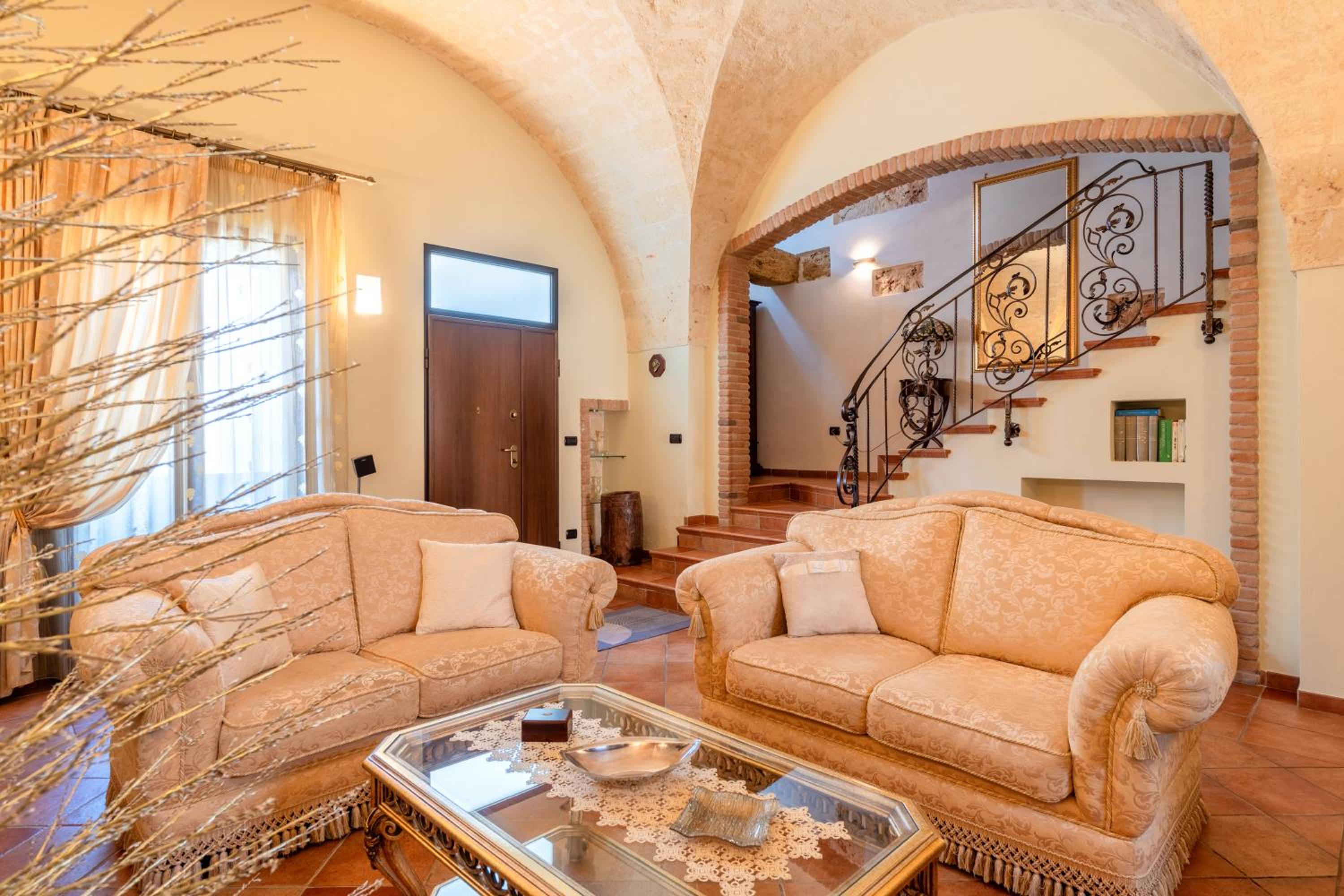 Two-Bedroom Deluxe Apartment with Garden View photo 1