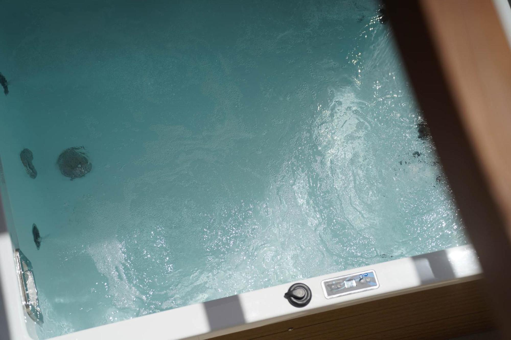 Junior Suite with Jacuzzi - Photo 7