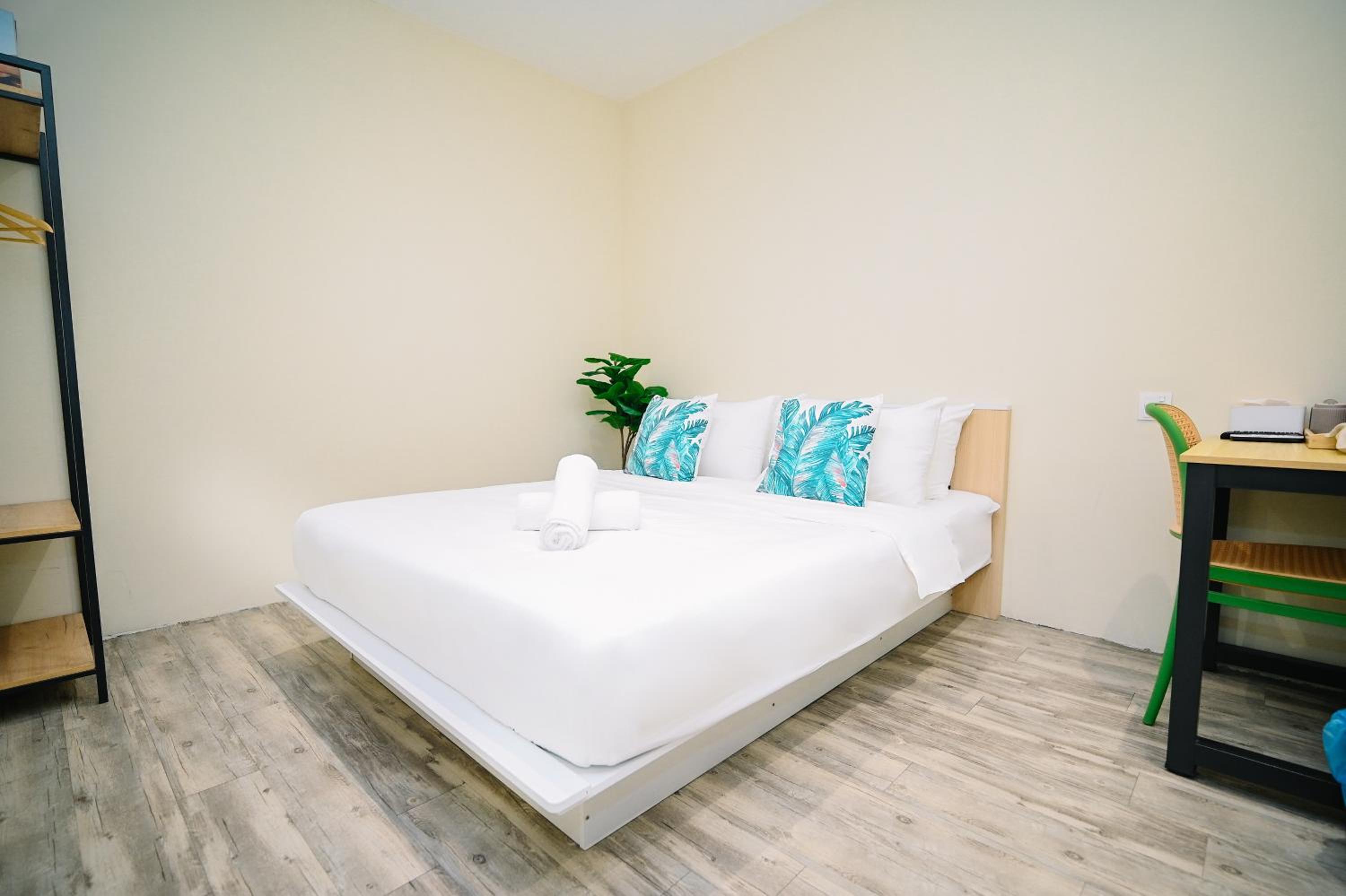 Standard Queen Room - Photo 3
