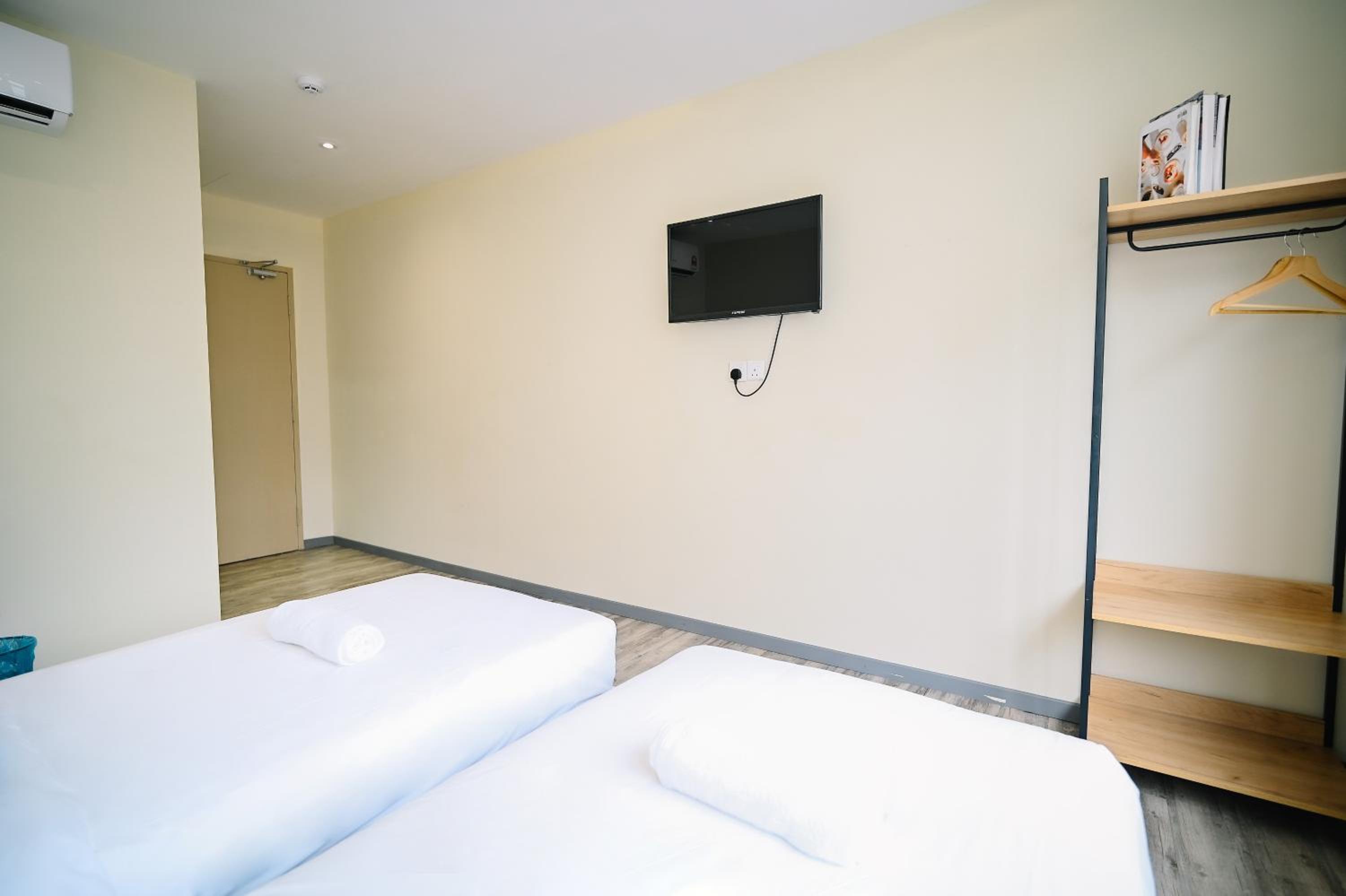 Deluxe Twin Room - Photo 3