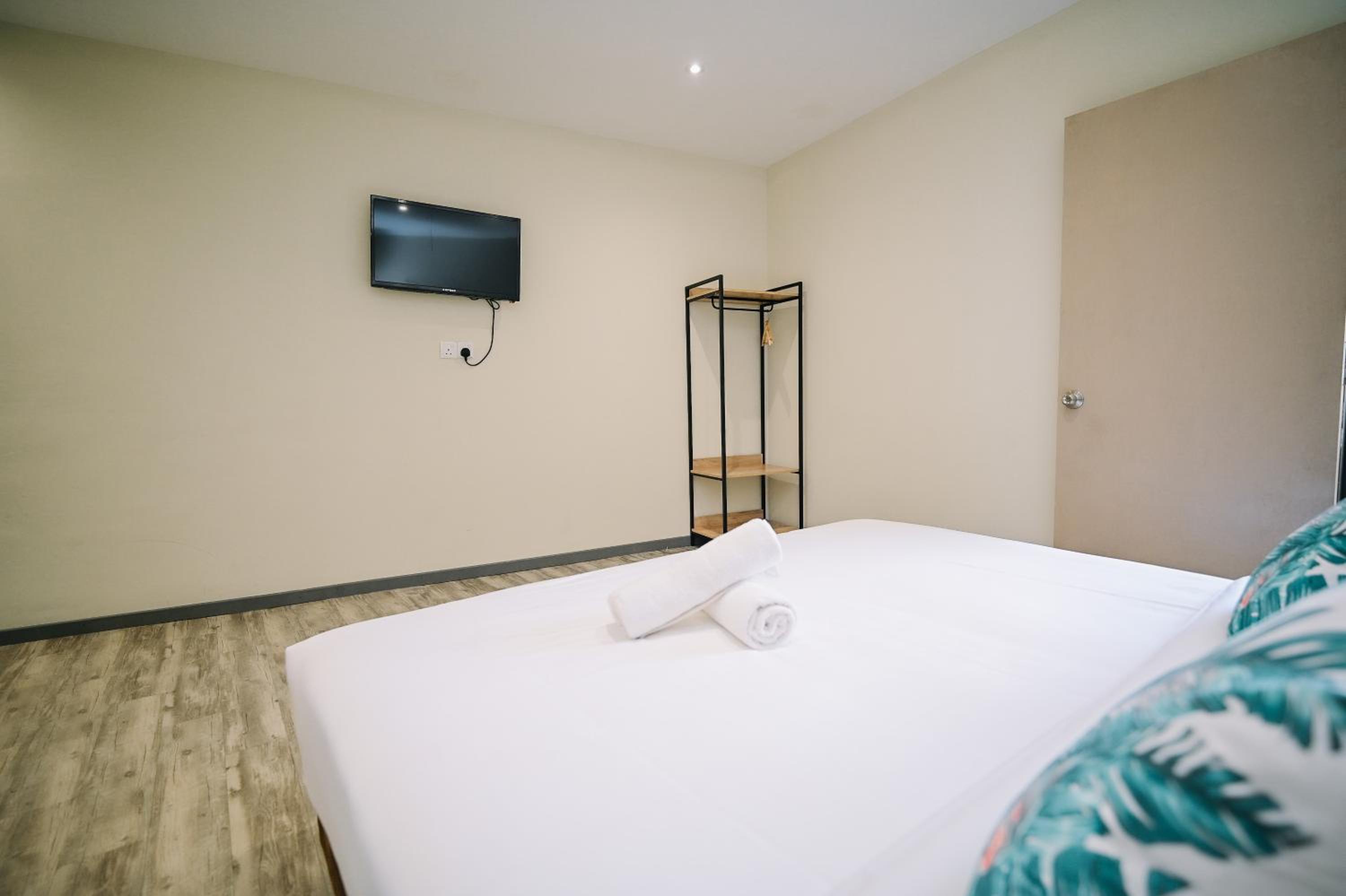 Deluxe King Room - Photo 5