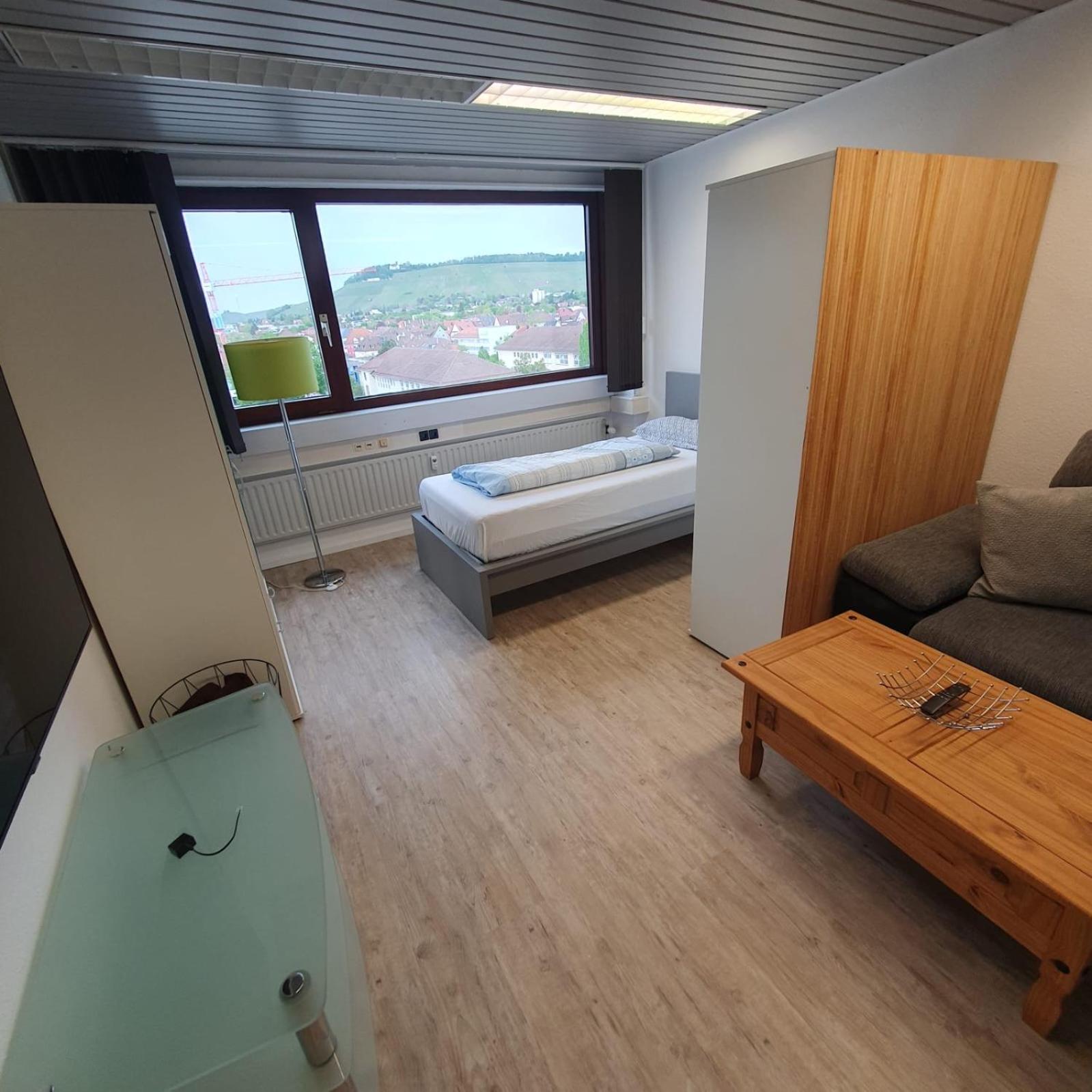 One-Bedroom Apartment photo 1