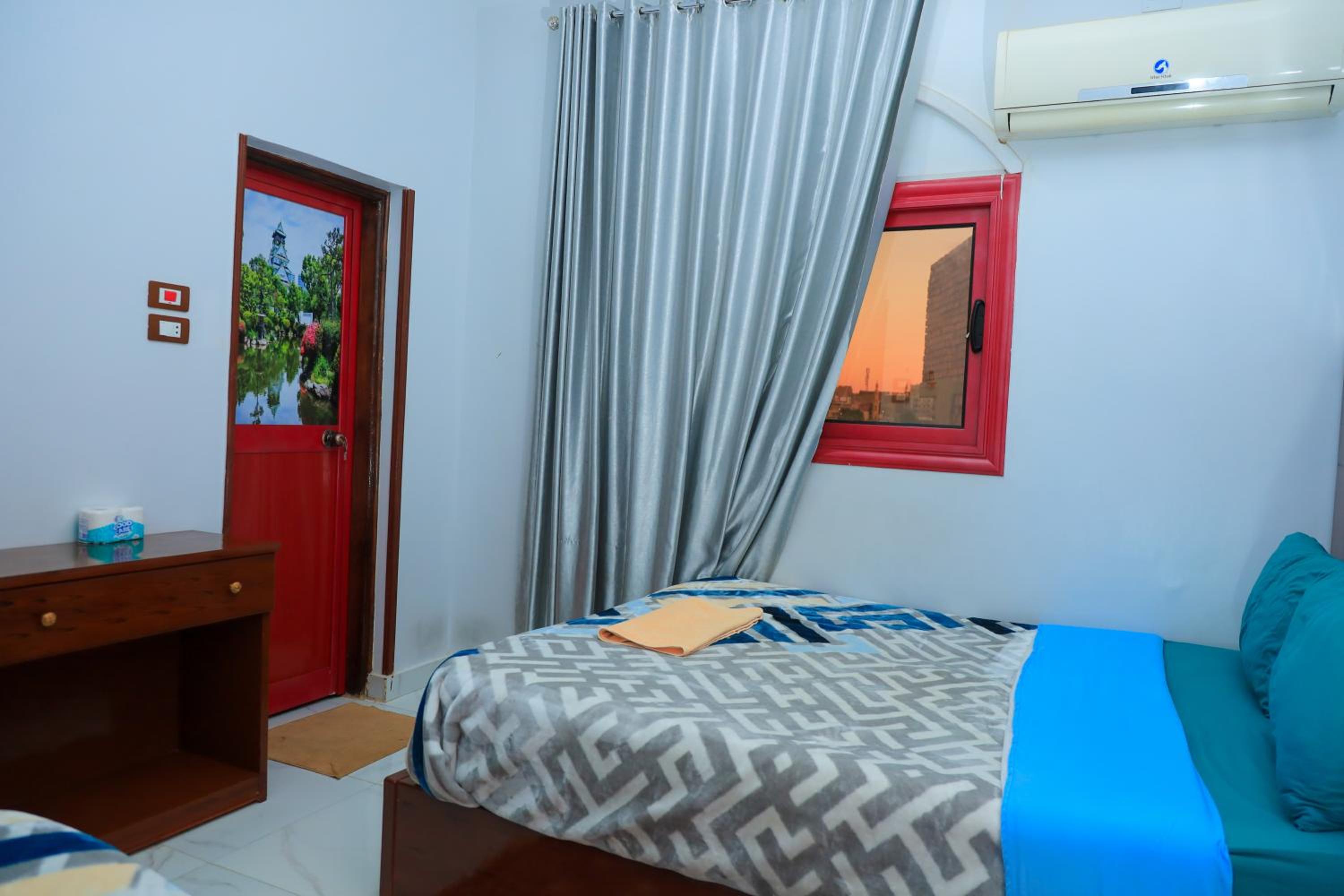 Economy Double Room - Photo 10