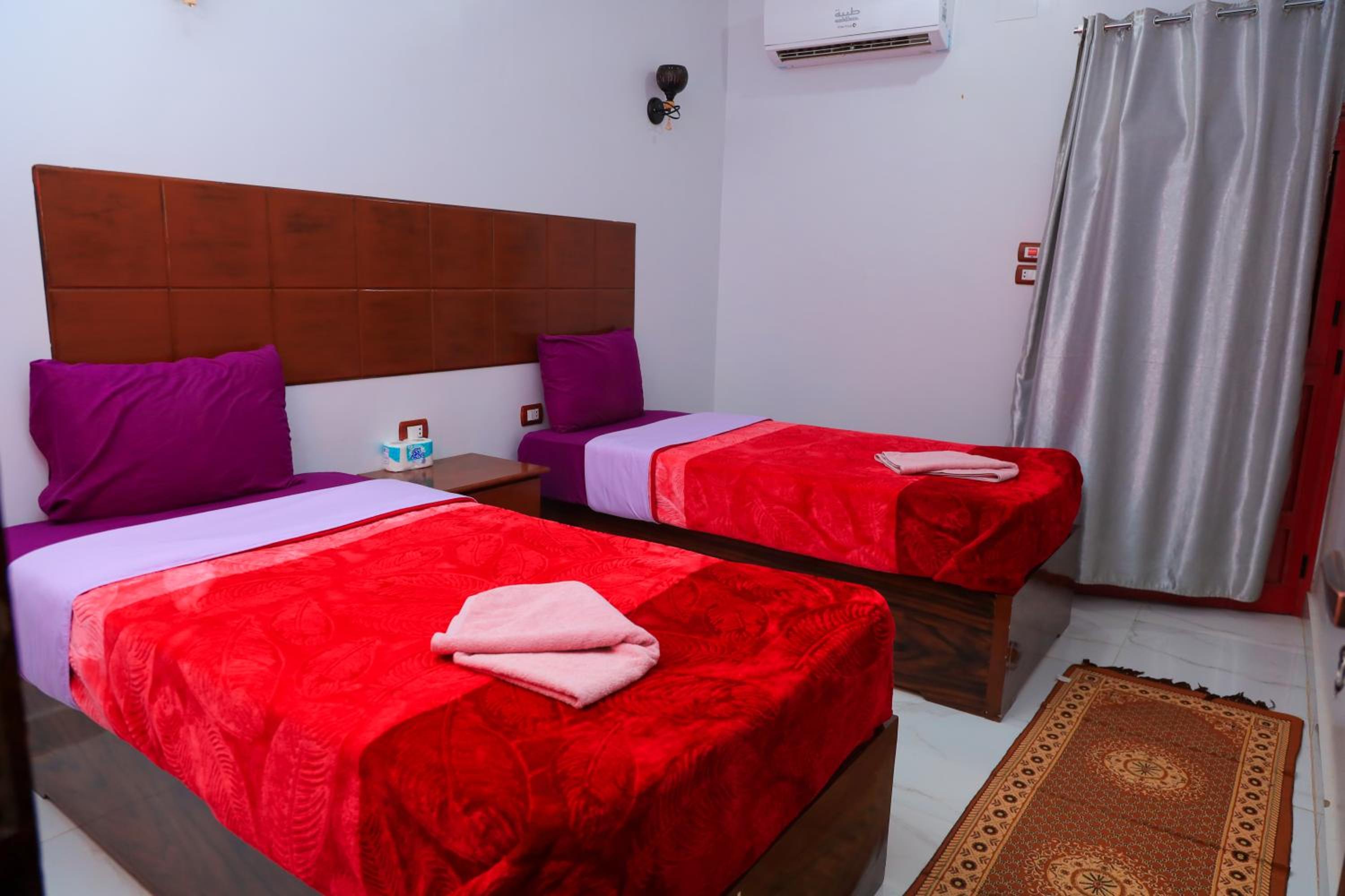 Budget Double Room - Photo 15