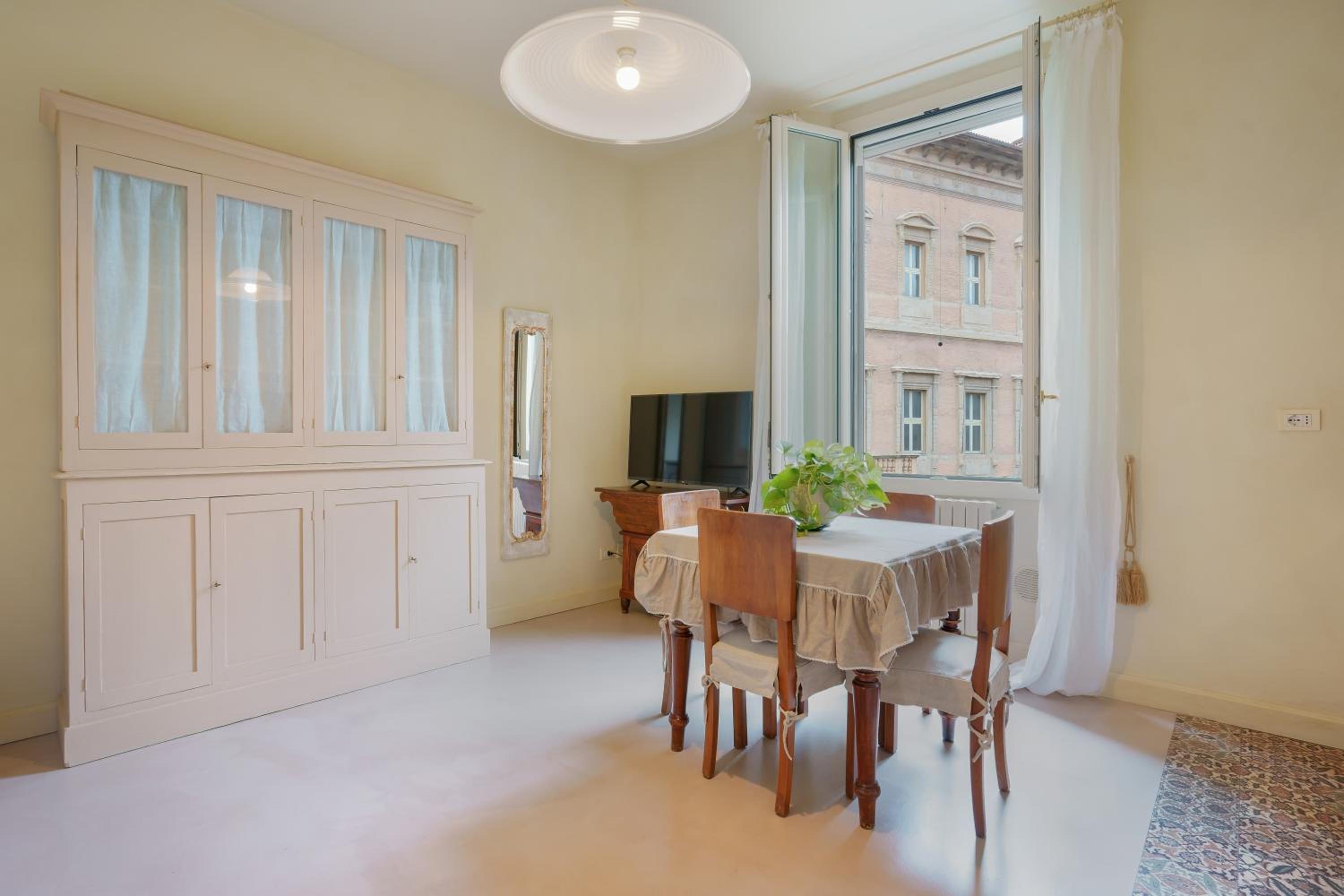 One-Bedroom Deluxe Apartment - via de' Castagnoli 14