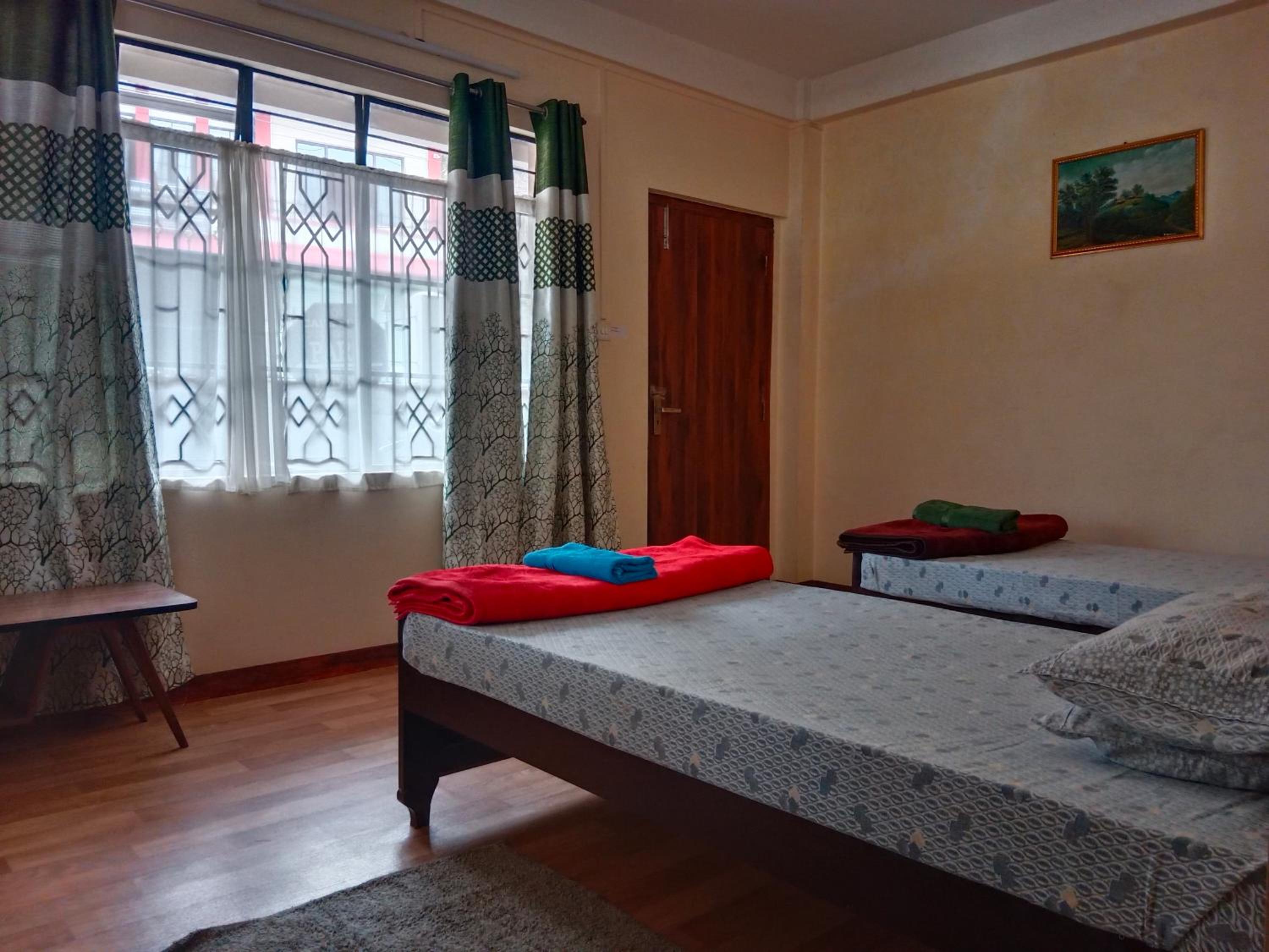 Two-Bedroom House - Photo 2