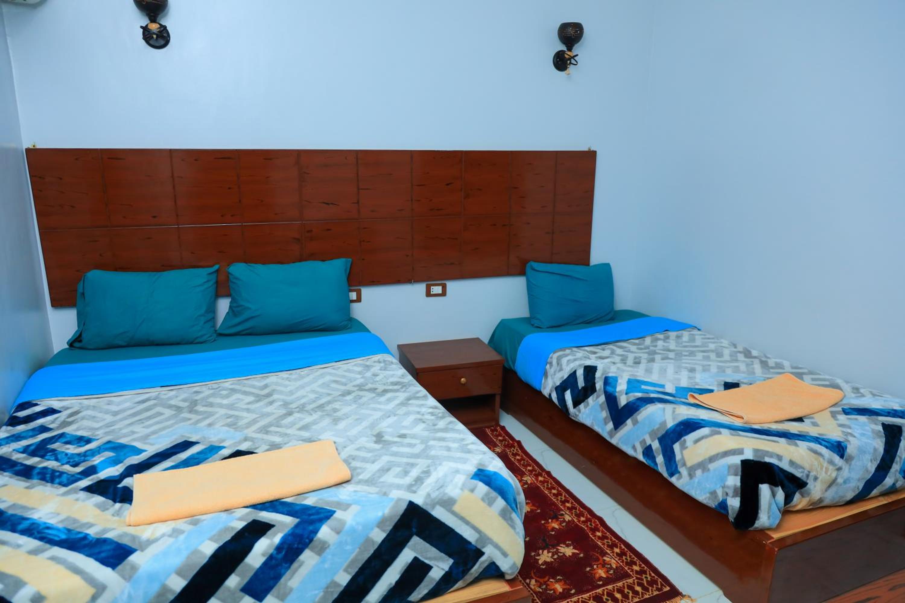 Economy Double Room - Photo 8