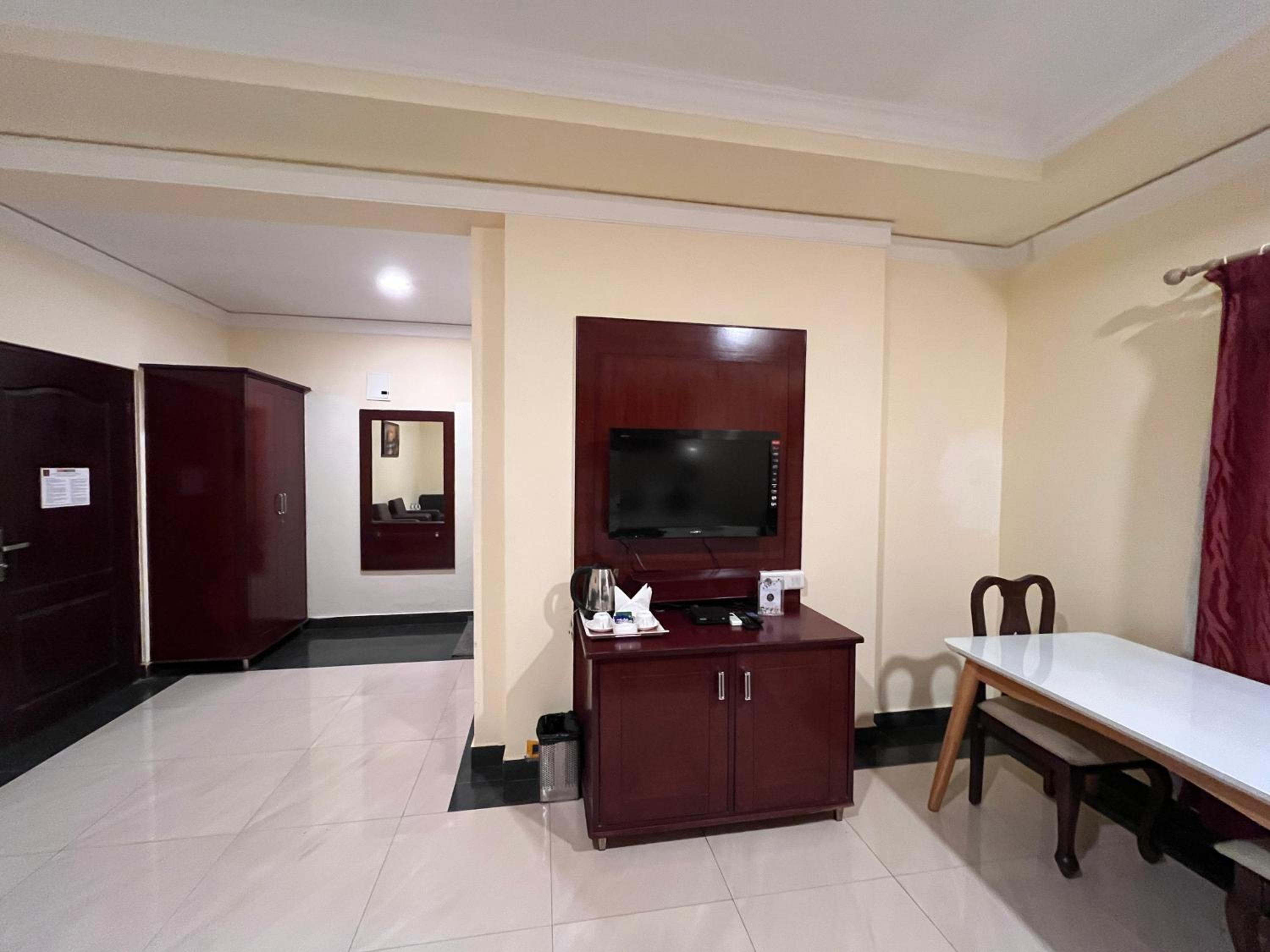 Deluxe Triple Room photo 3
