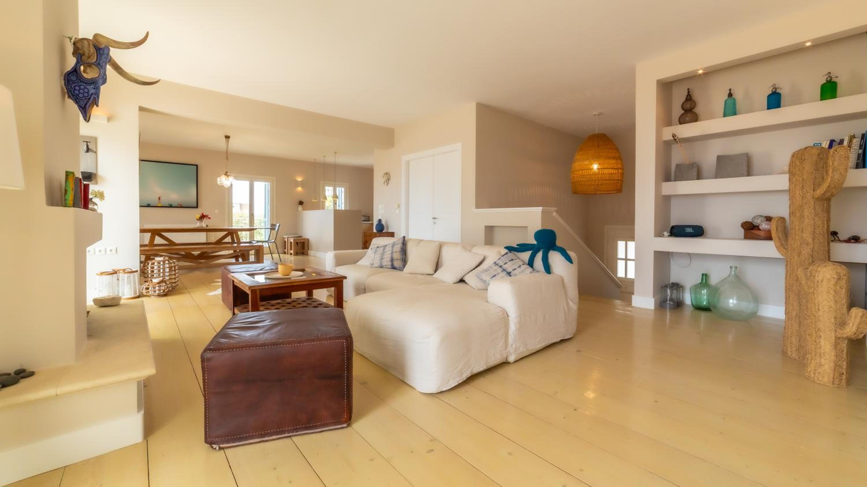 Villa photo 1