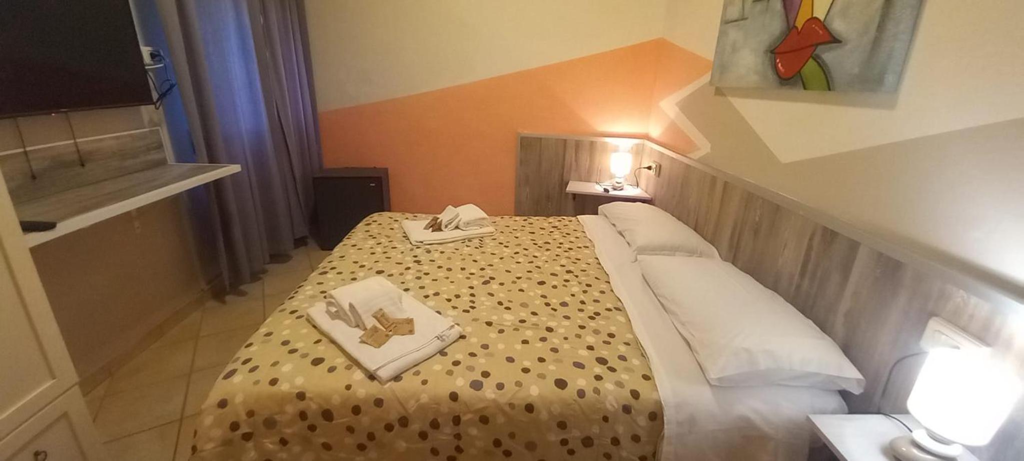 Double or Twin Room with Mountain View photo 2