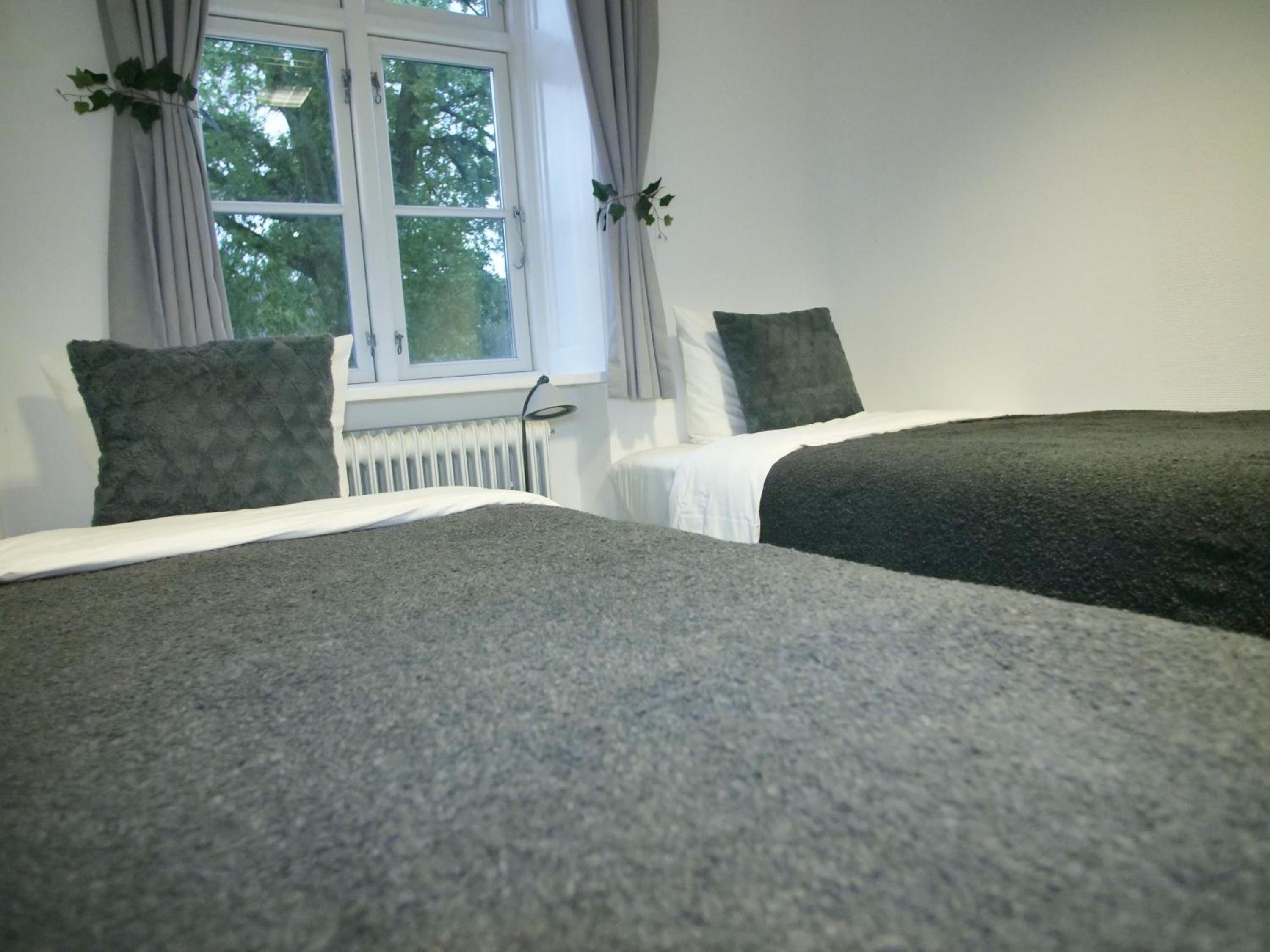 Queen Room photo 1