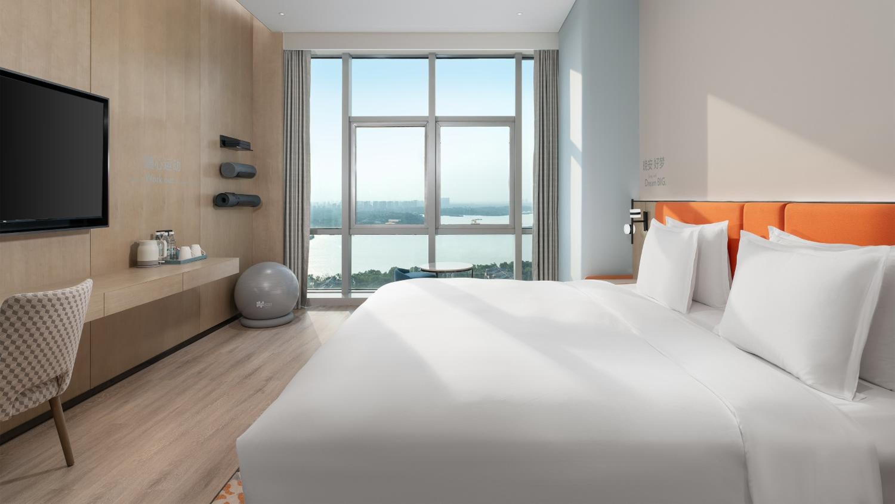 Standard King Room with Lake View