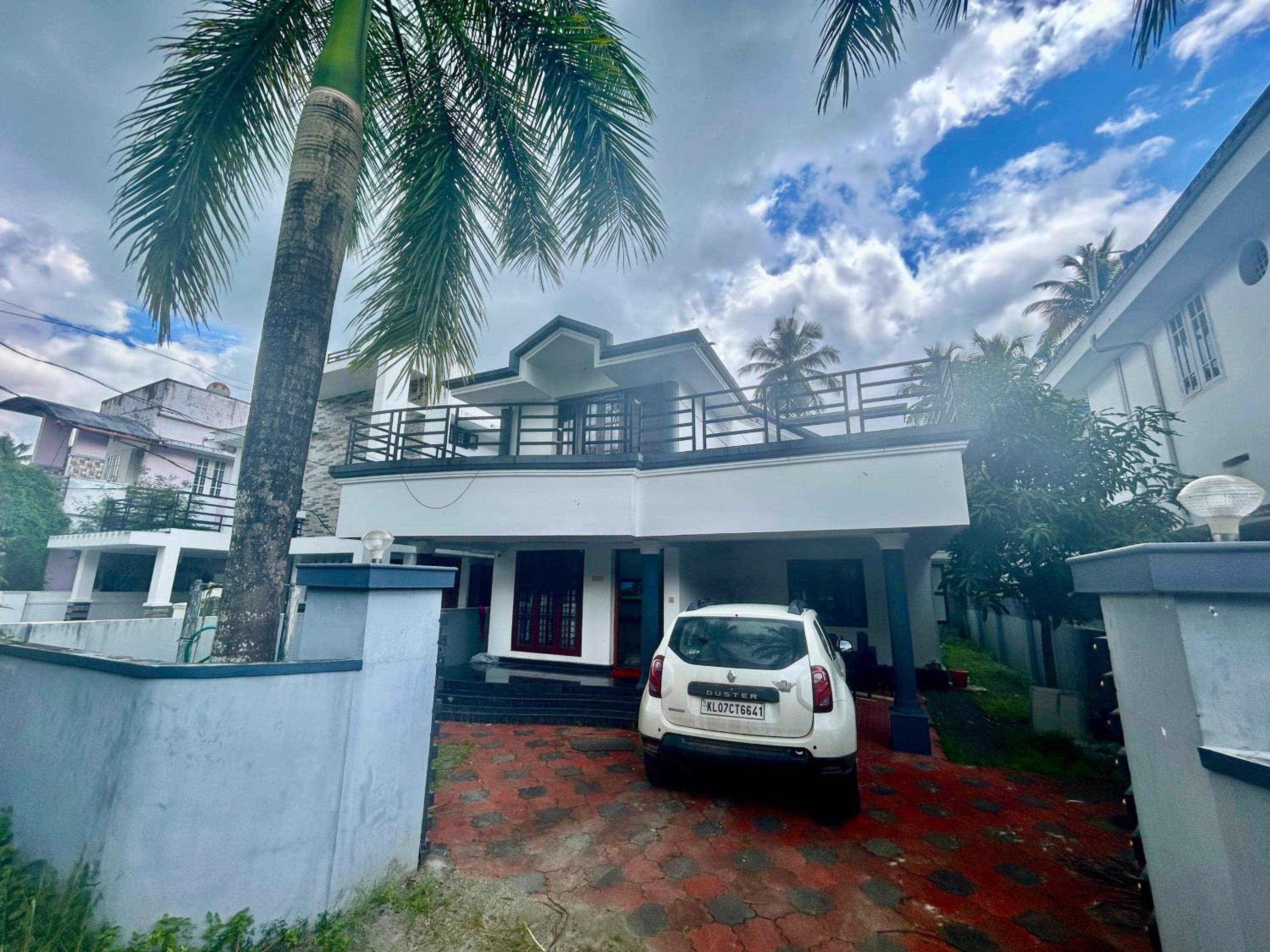 Three-Bedroom House photo 2