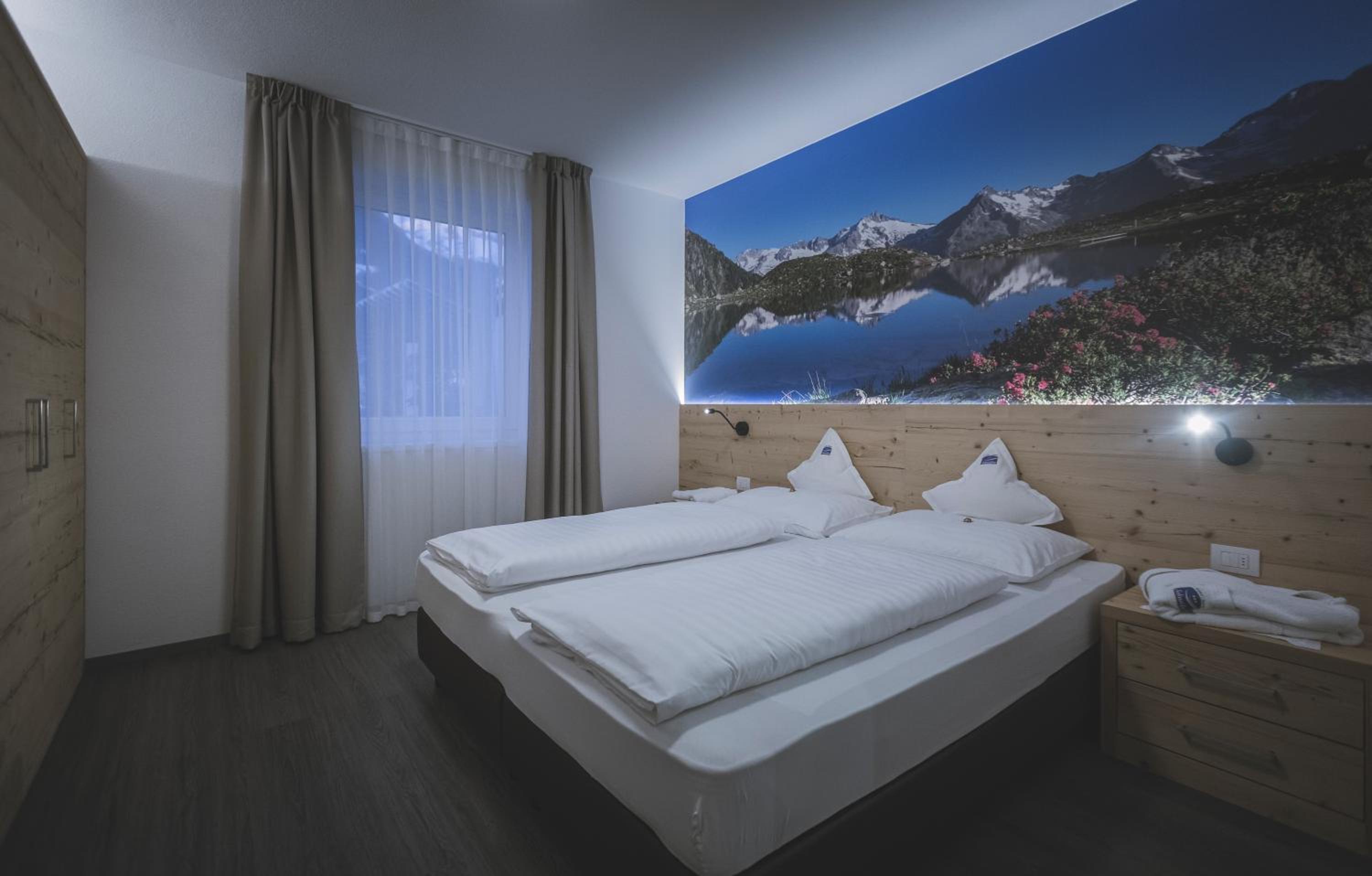 One-Bedroom Apartment with Balcony and Mountain View