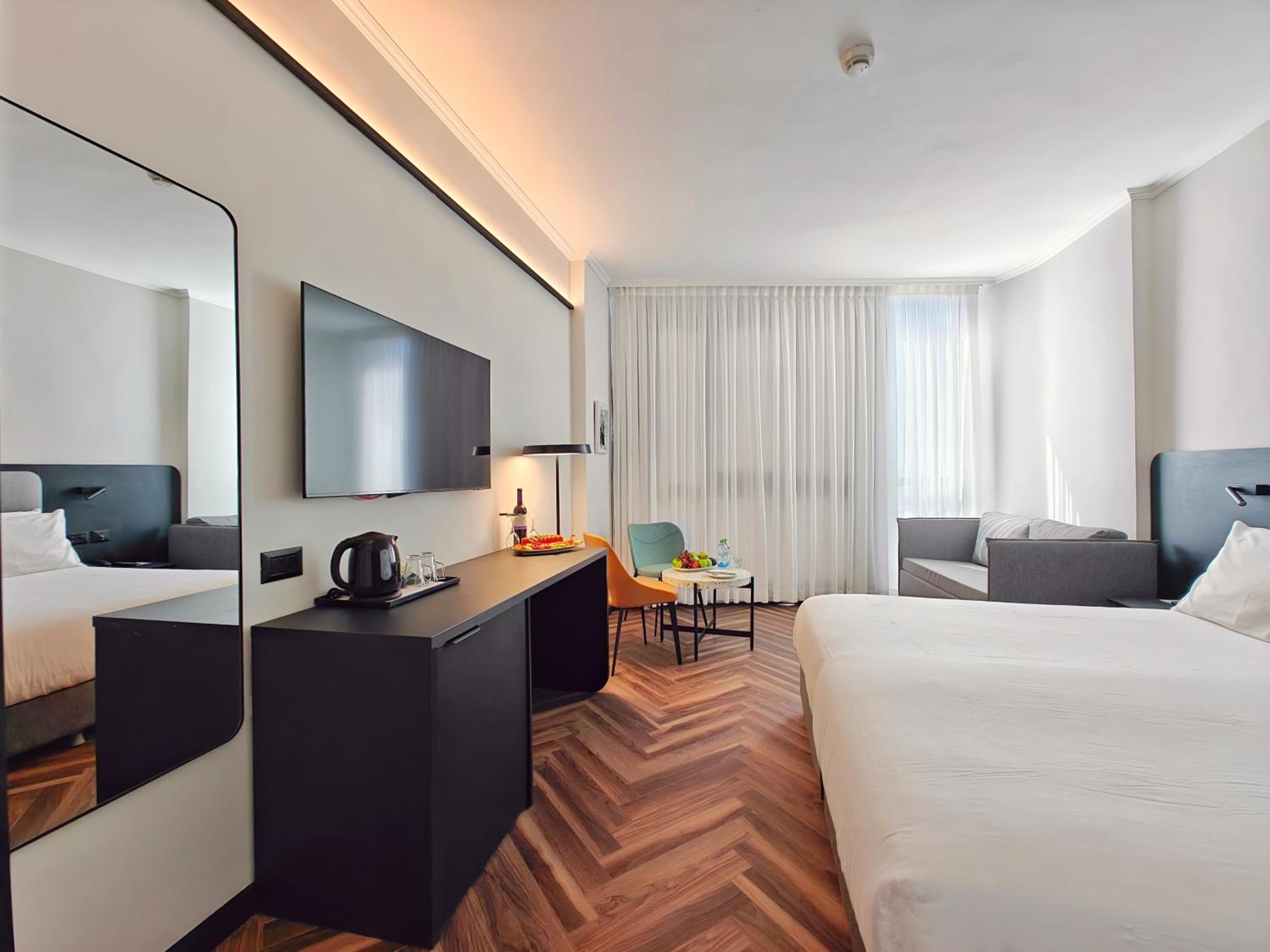 Standard Twin Room - Photo 5