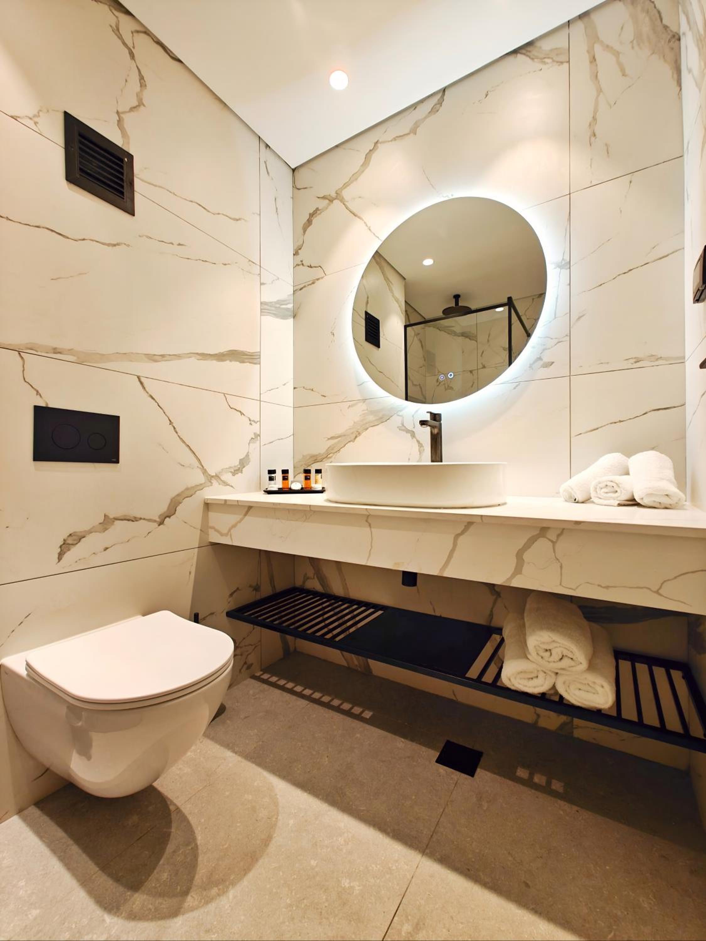 Standard Twin Room - Photo 3
