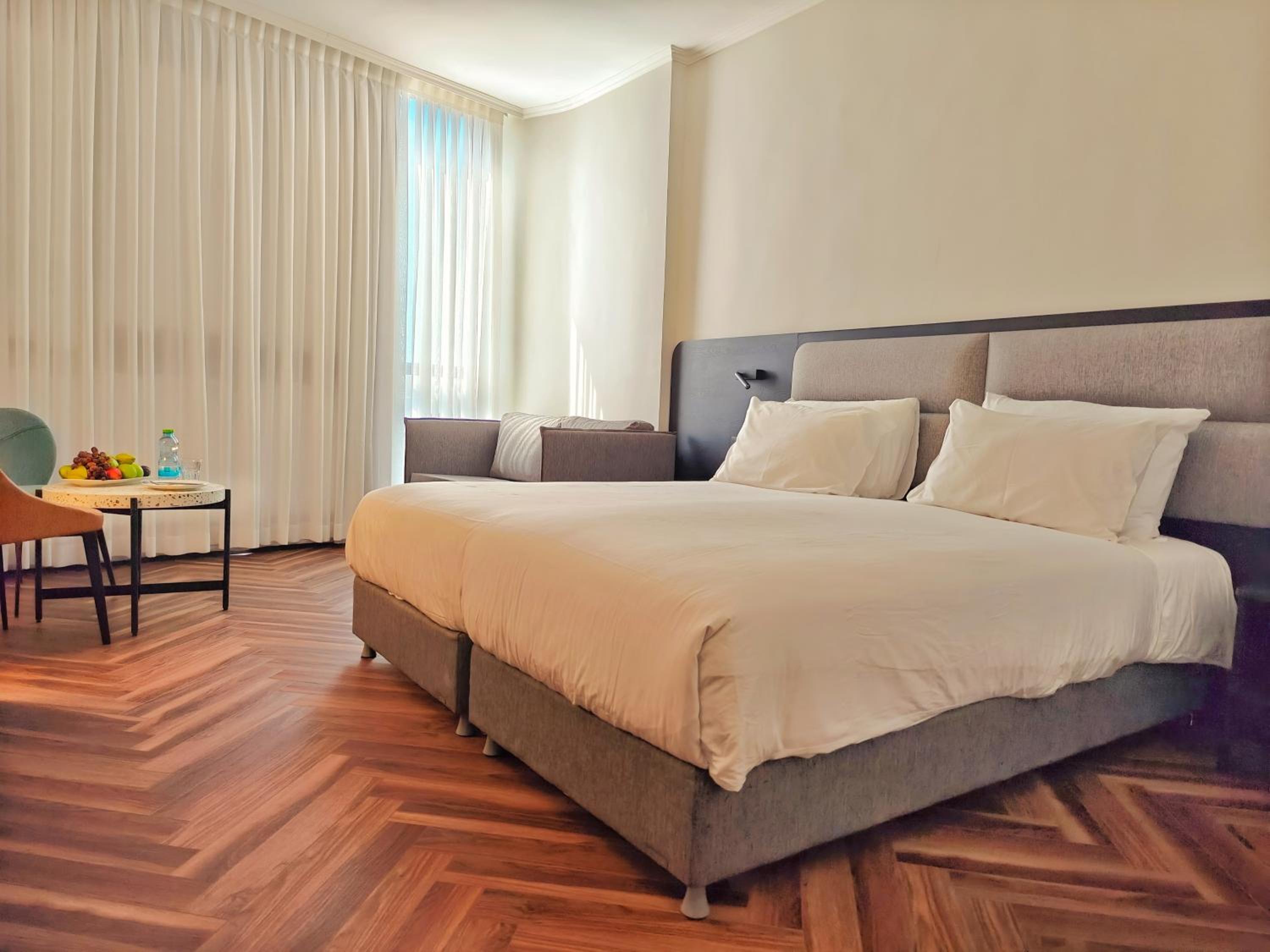 Standard Twin Room - Photo 6