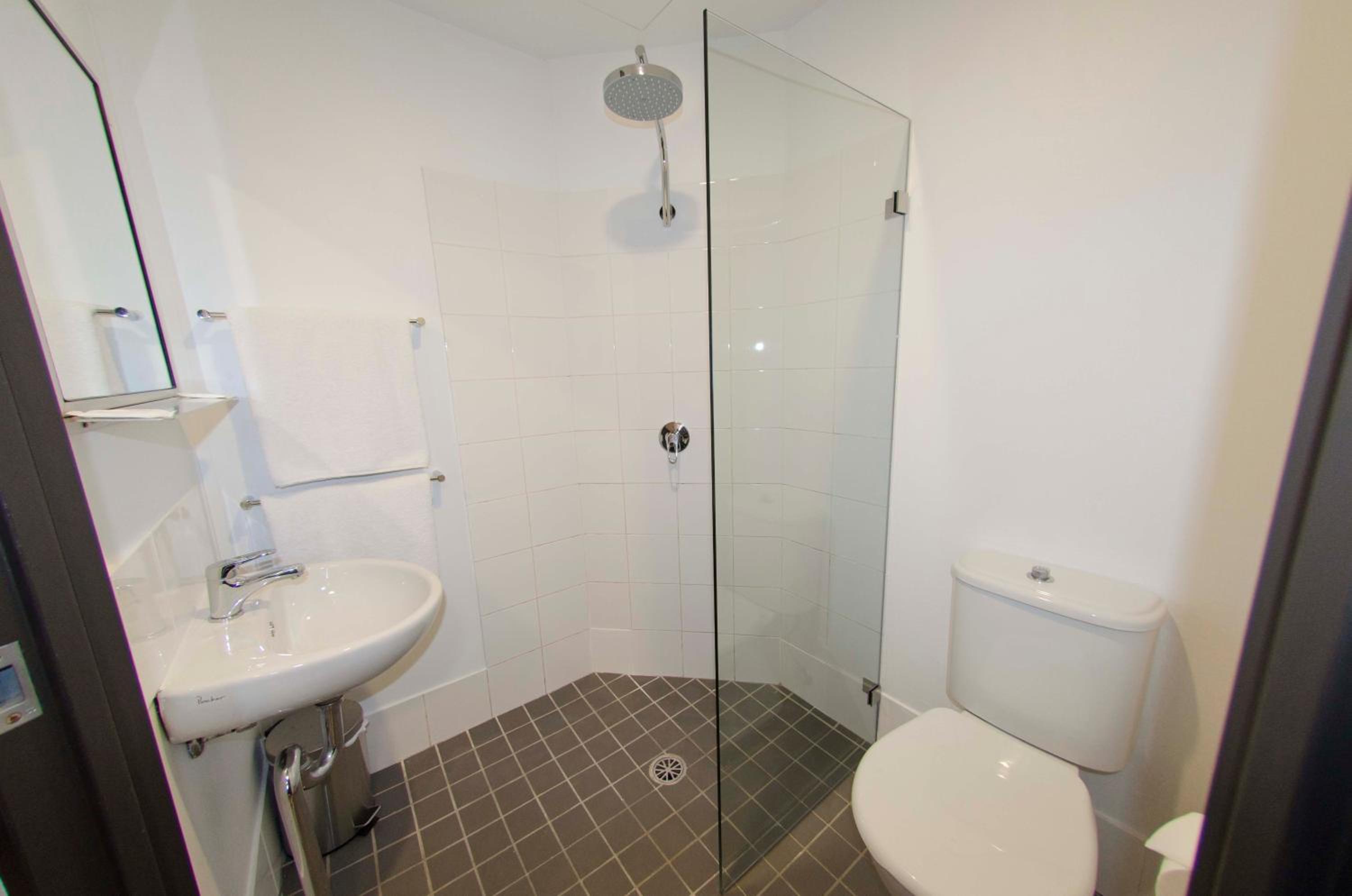Queen Room - Photo 2